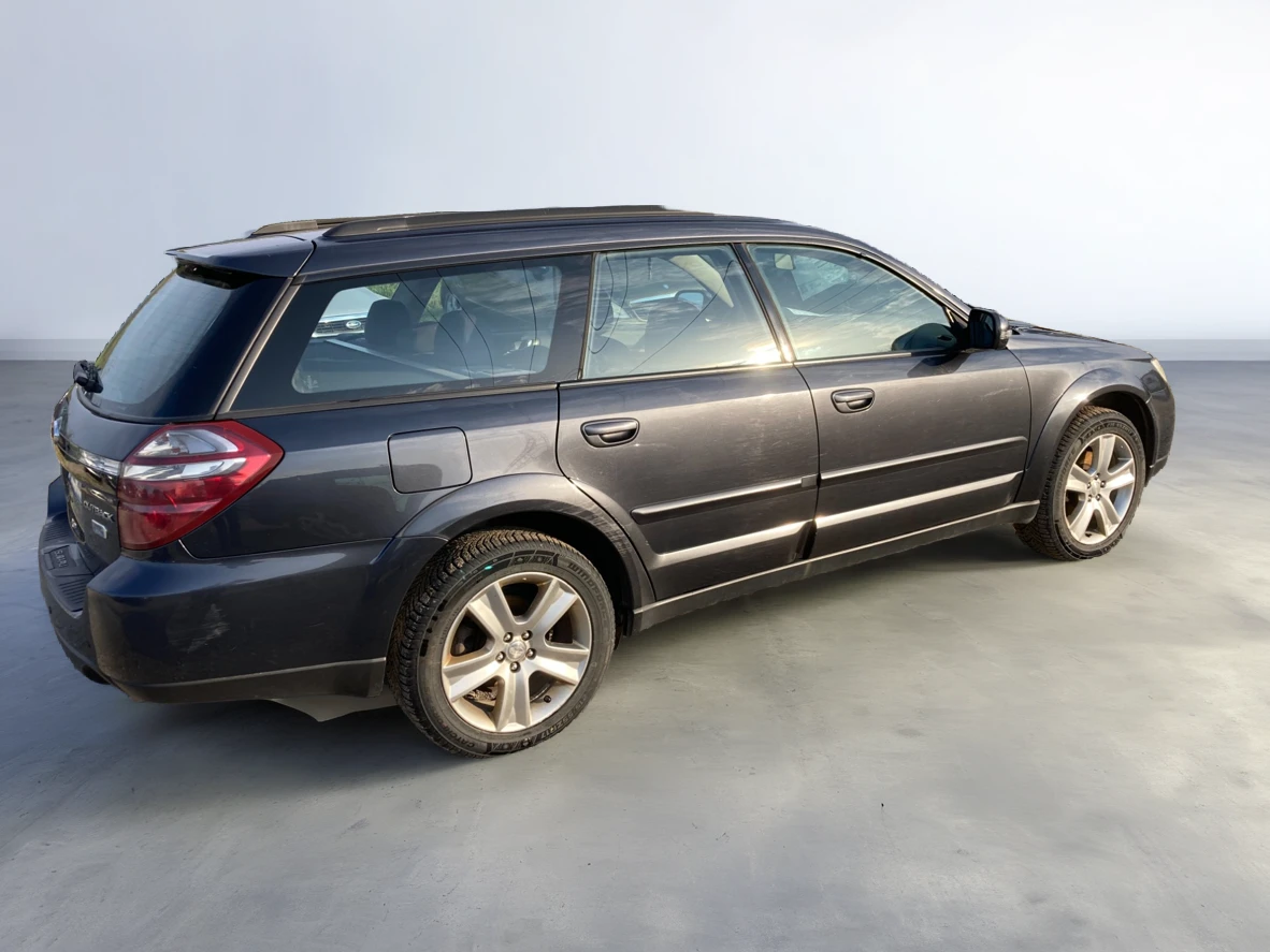 Subaru Outback 2.0 D, снимка 4 - Автомобили и джипове - 53035112