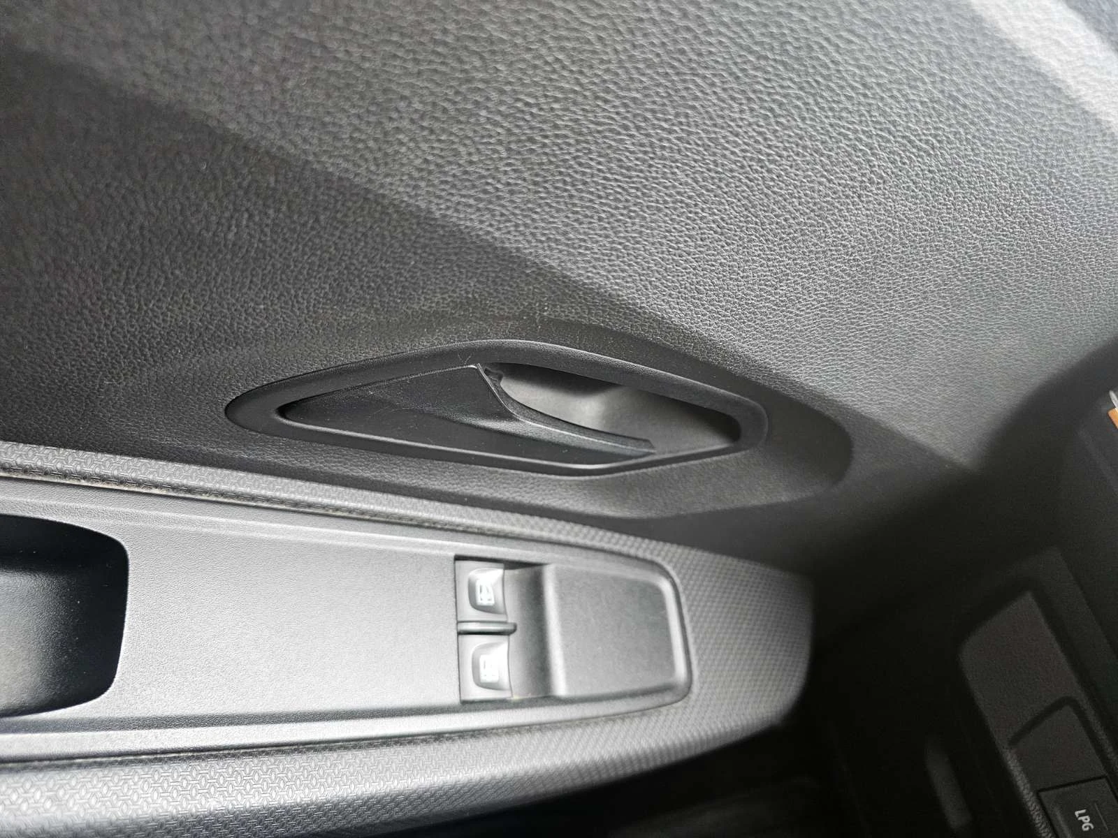 Dacia Sandero 1.0 TCe 90 Stop&Start LPG | Mobile.bg � ����������� 11