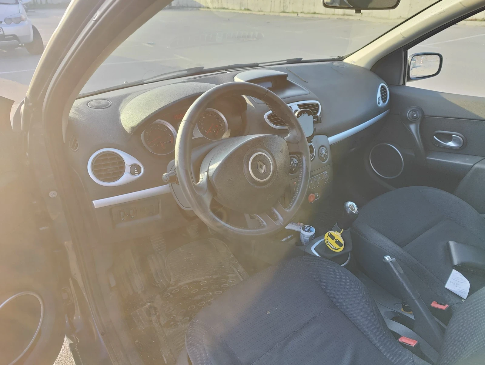 Renault Clio, снимка 5 - Автомобили и джипове - 53843994