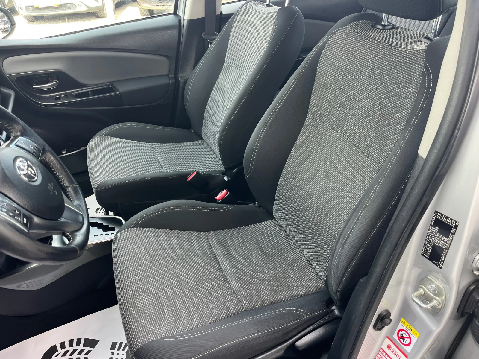 Toyota Yaris 1.5i Hybrid / Active  | Mobile.bg � ����������� 10