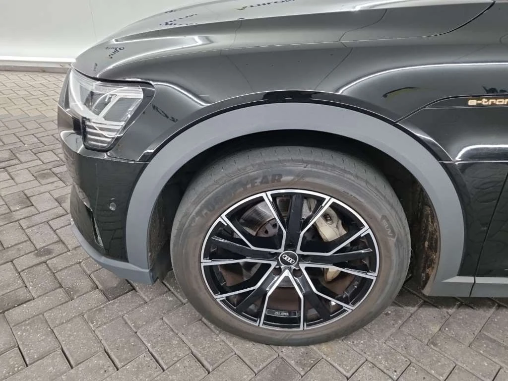Audi E-Tron 50 - Quattro, снимка 14 - Автомобили и джипове - 54219059