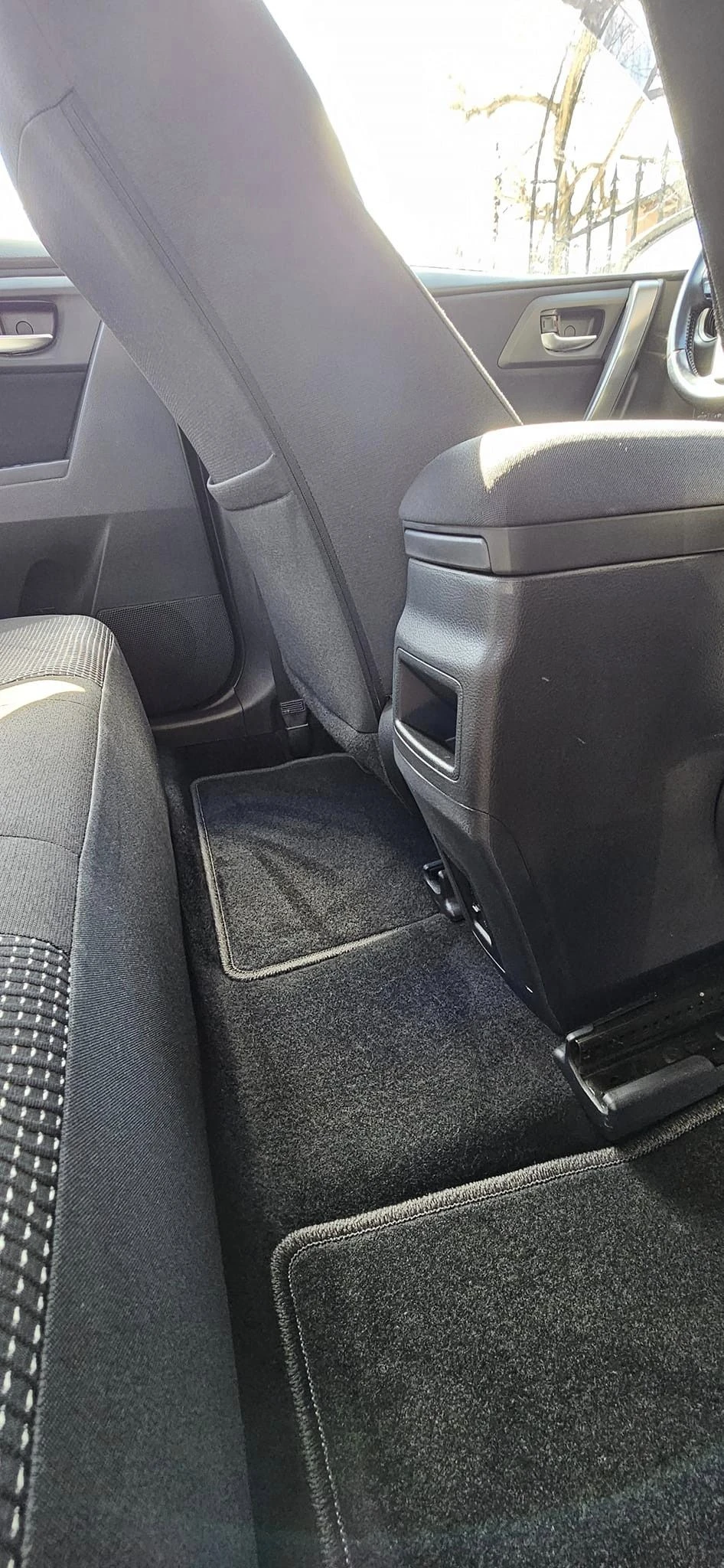 Toyota Auris 1.33, снимка 7 - Автомобили и джипове - 55239606