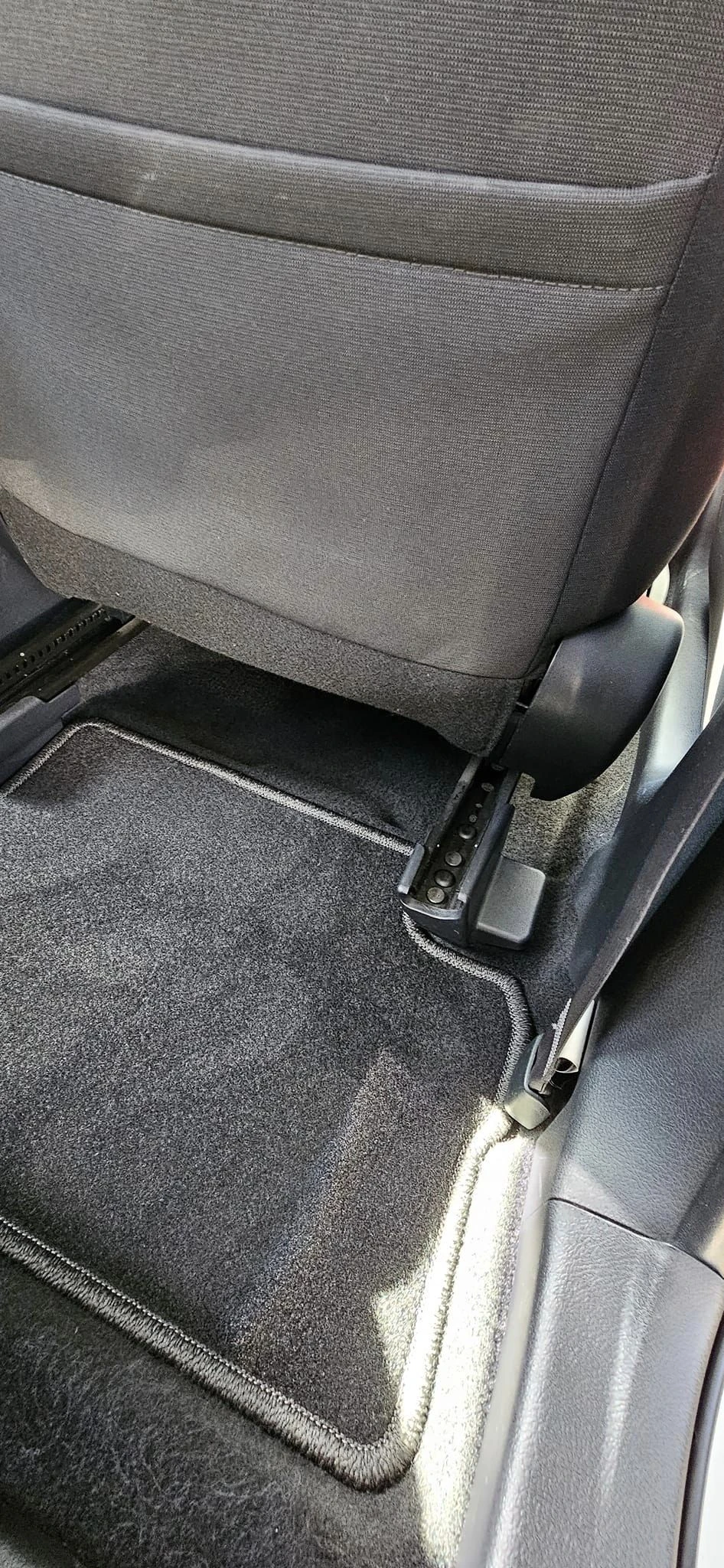Toyota Auris 1.33, снимка 12 - Автомобили и джипове - 55239606
