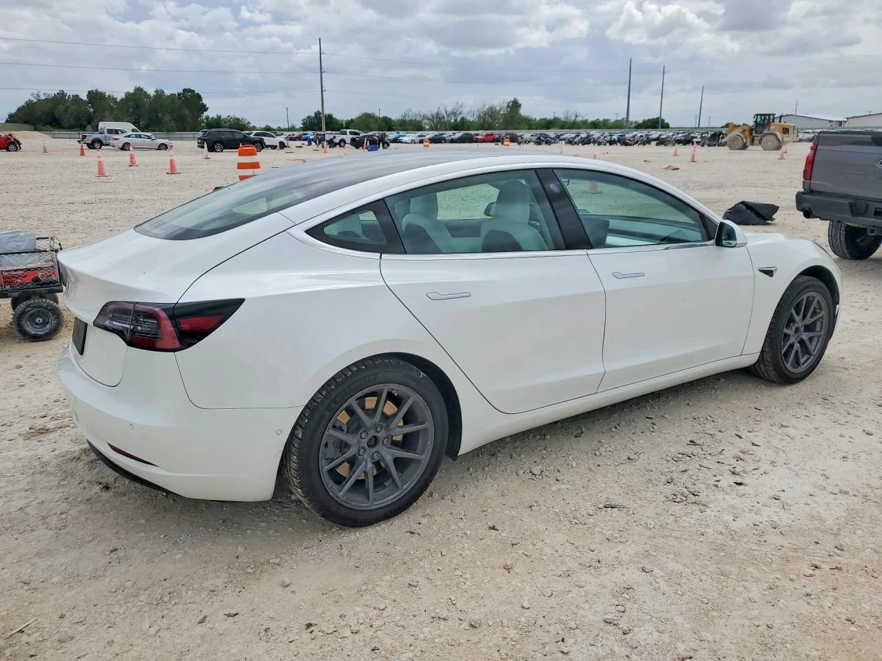 Tesla Model 3, снимка 4 - Автомобили и джипове - 54647775