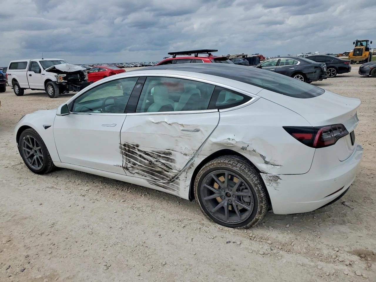 Tesla Model 3, снимка 3 - Автомобили и джипове - 54647775