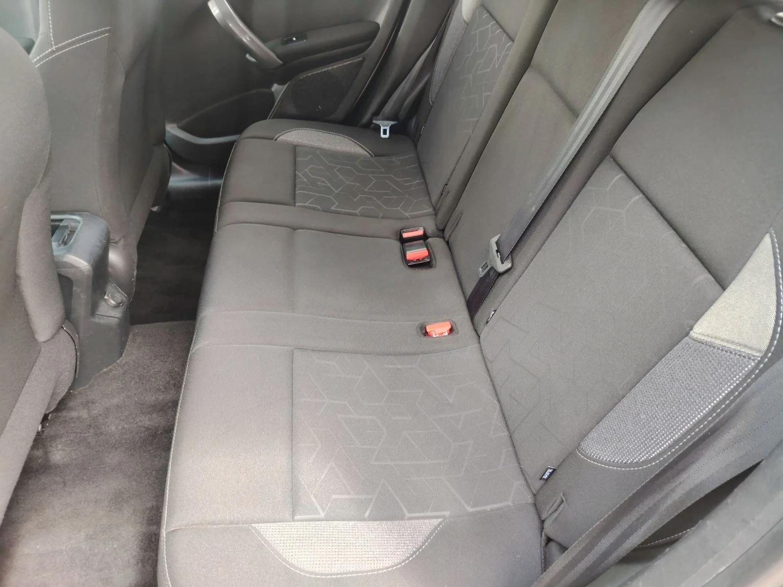 Peugeot 2008 1.6 B Hdi Style, снимка 10 - Автомобили и джипове - 54752151