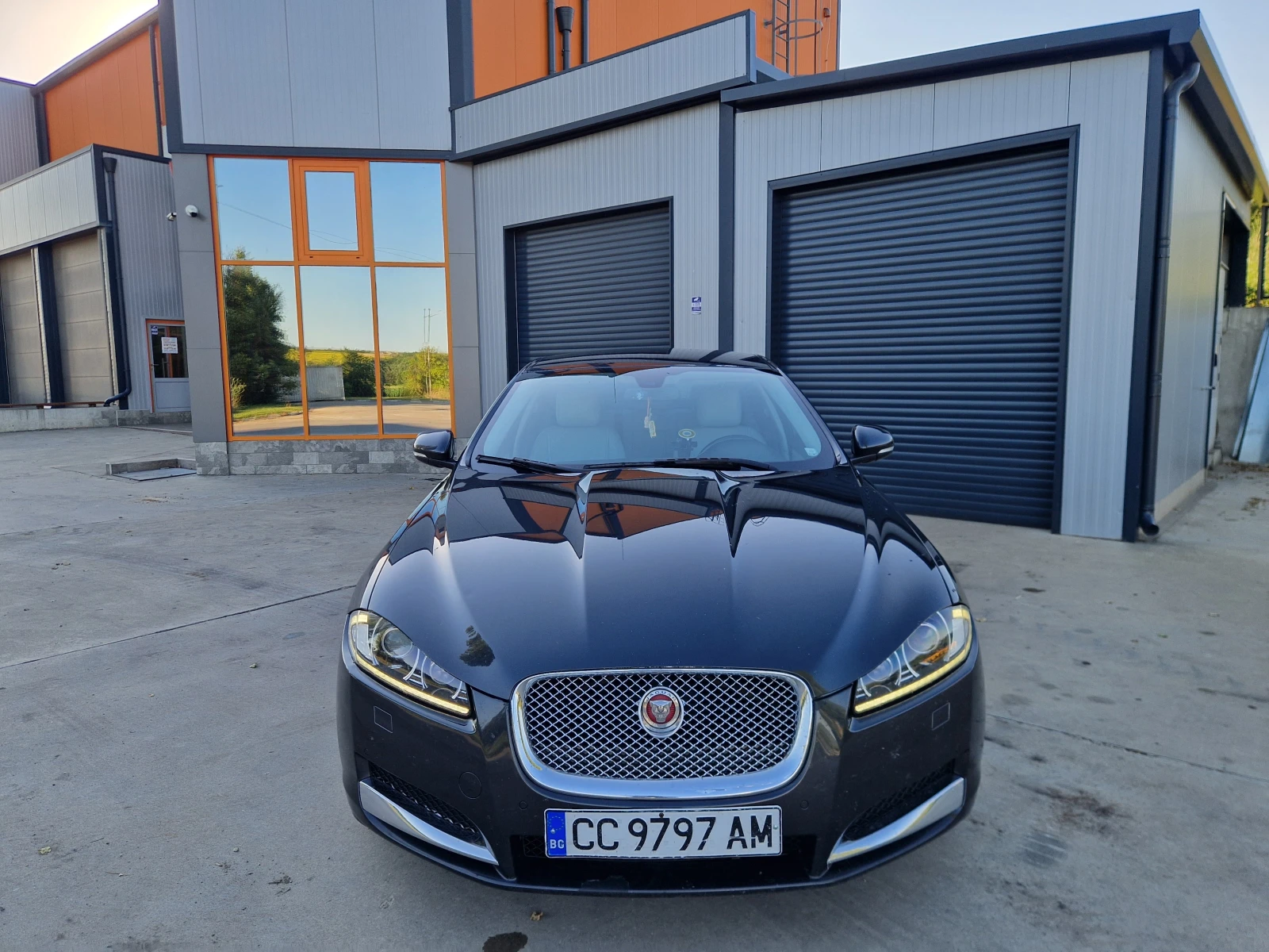 Jaguar Xf Закупуван нов! 200к.с, снимка 2 - Автомобили и джипове - 54773804