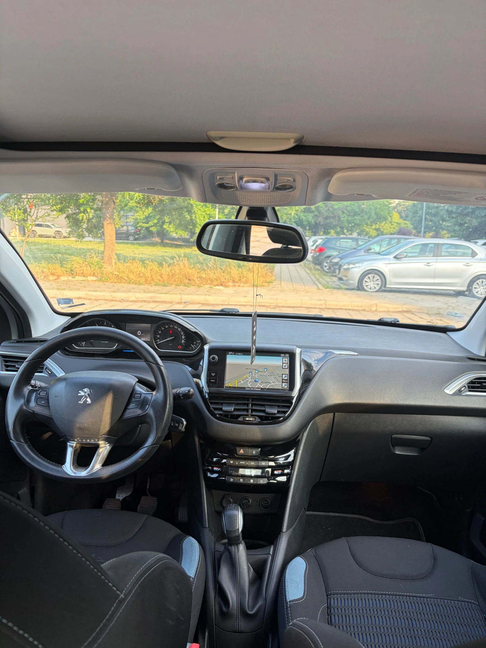 Peugeot 208 1.6 е-HDI, снимка 5 - Автомобили и джипове - 54794299