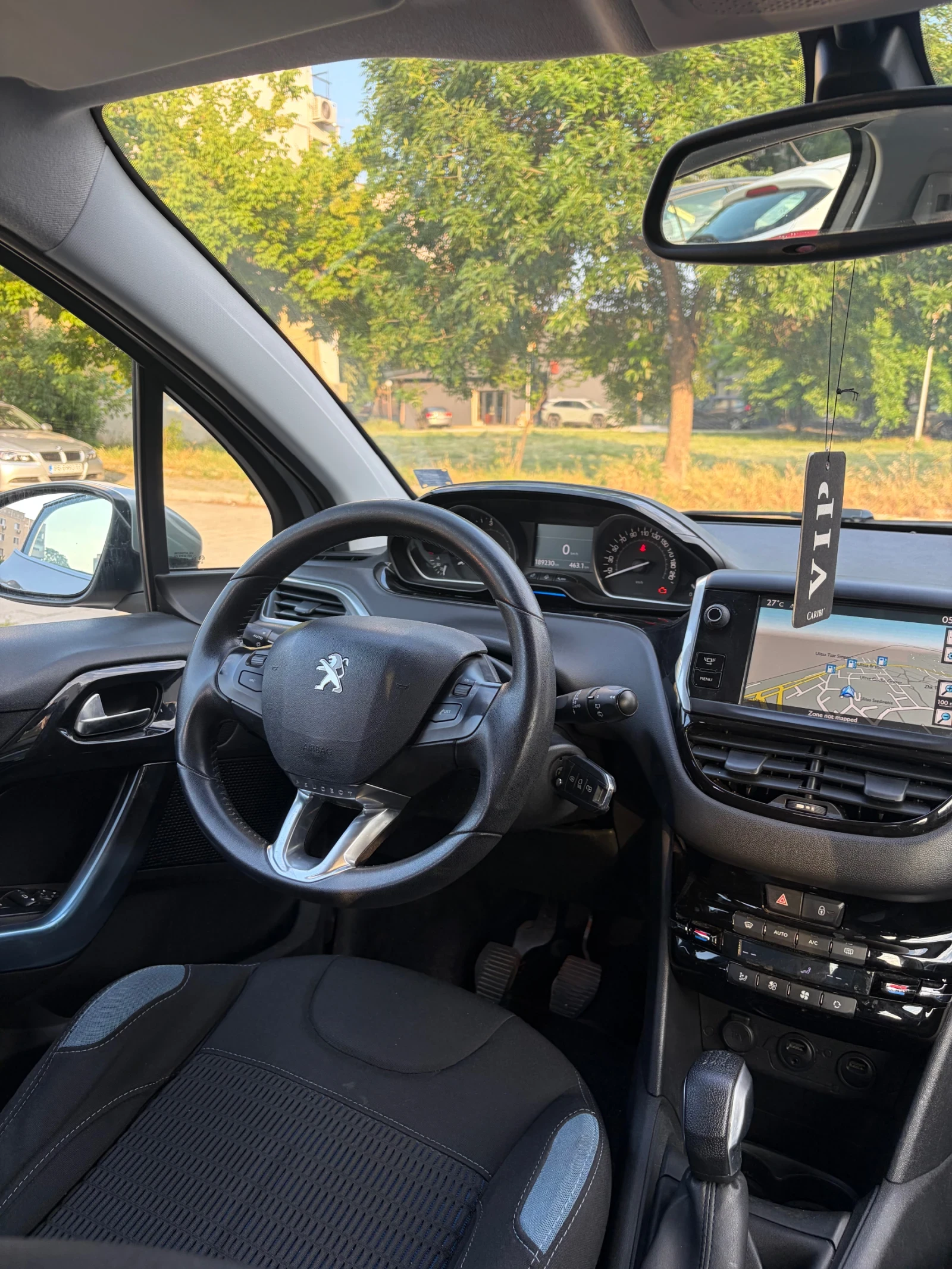 Peugeot 208 1.6 е-HDI, снимка 7 - Автомобили и джипове - 54794299