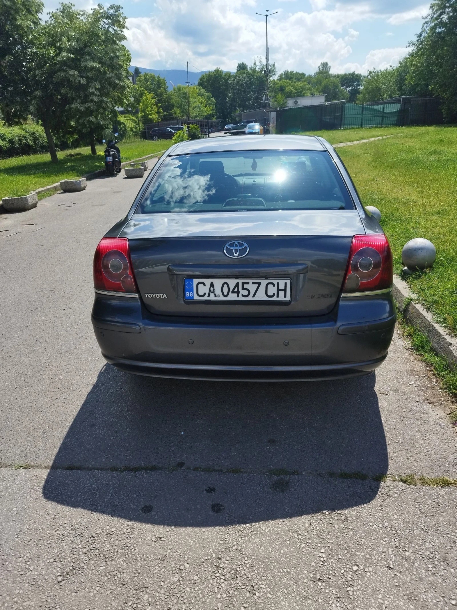 Toyota Avensis 1.6, АГУ, снимка 3 - Автомобили и джипове - 54809658