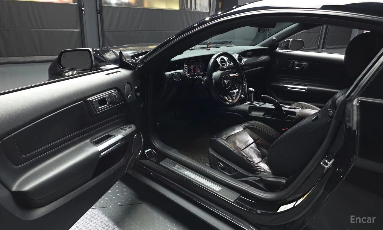 Ford Mustang 2.3 Eco Boost FACE* КОЖА* NAVI* ПОДГРЕВ* ОБДУХВАНЕ, снимка 6 - Автомобили и джипове - 54882048