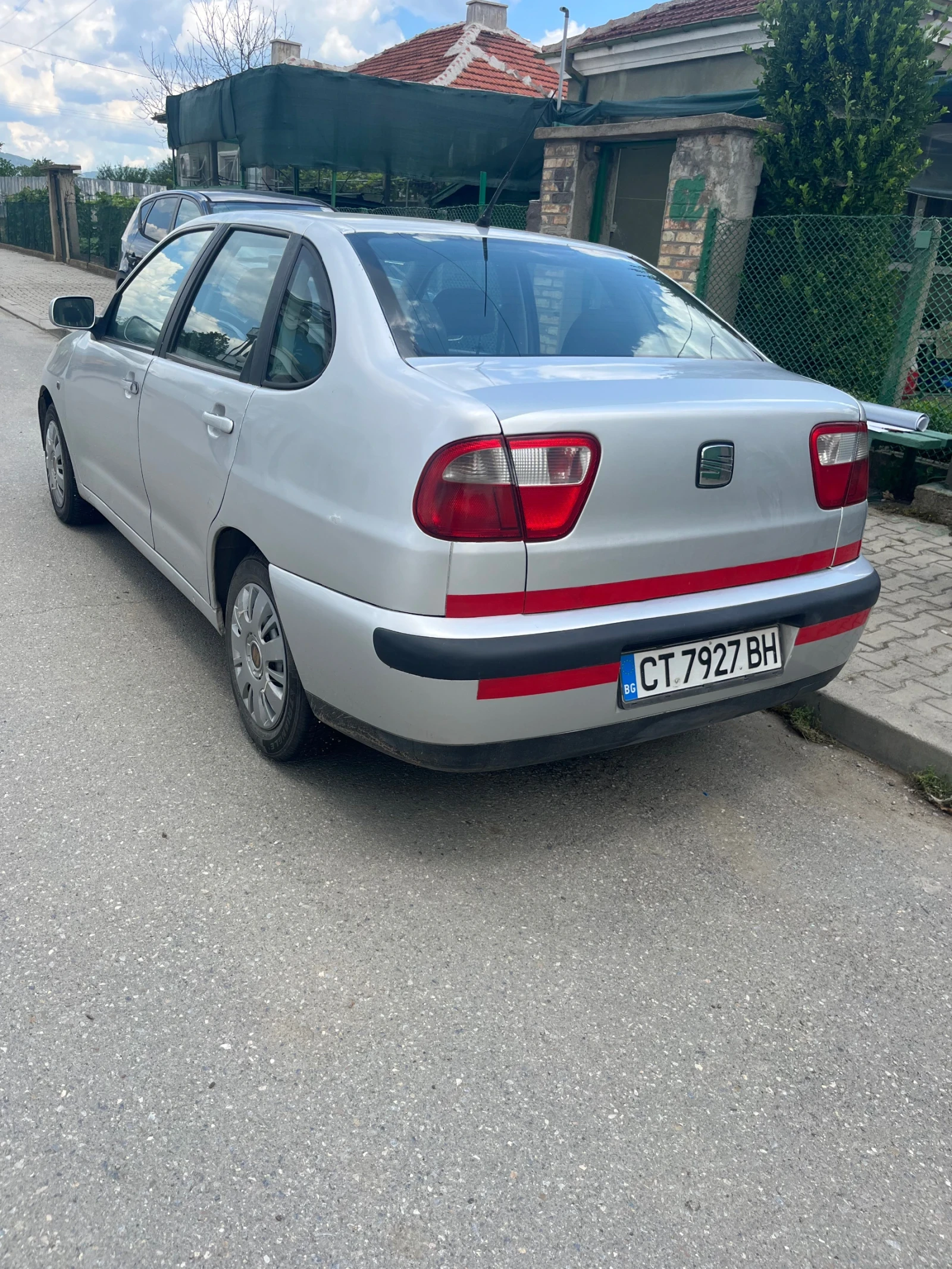 Seat Cordoba, снимка 2 - Автомобили и джипове - 54959048