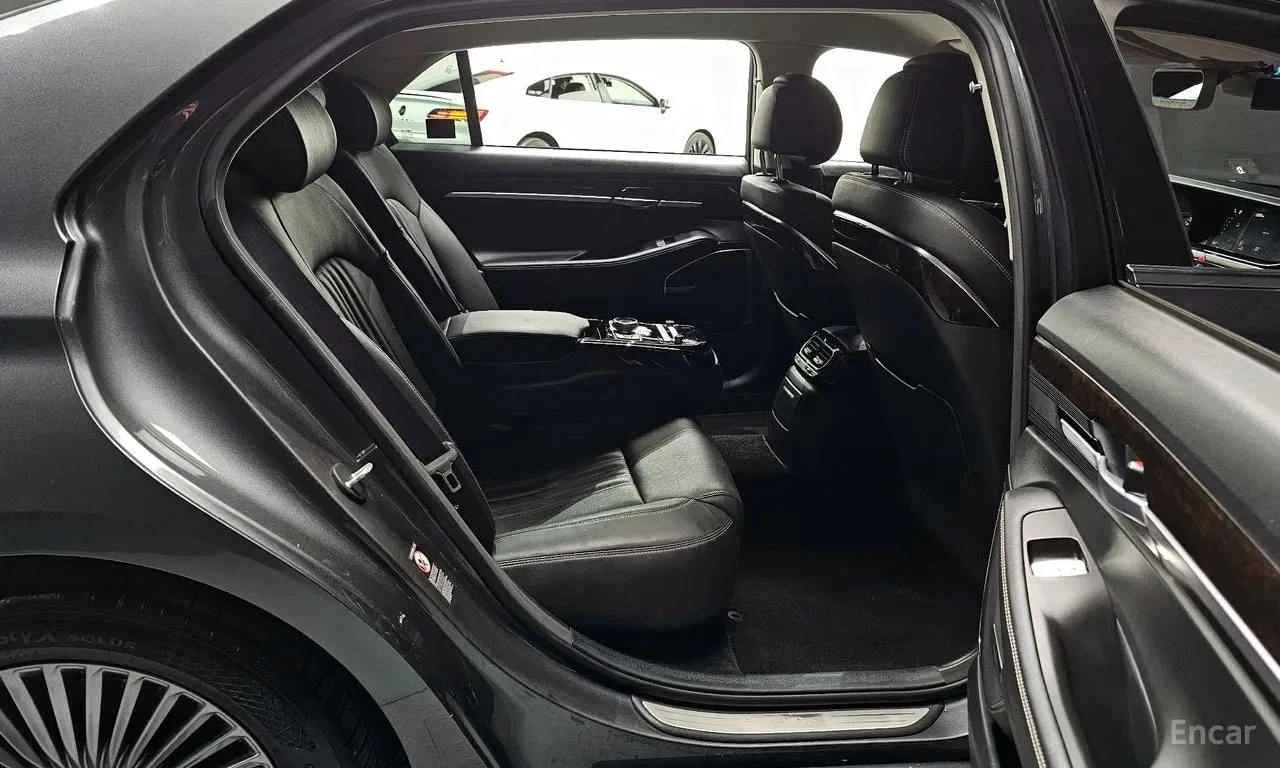 Genesis G90 * 3.8 AWD * ЦЕНА ДО БГ, снимка 12 - Автомобили и джипове - 55875635