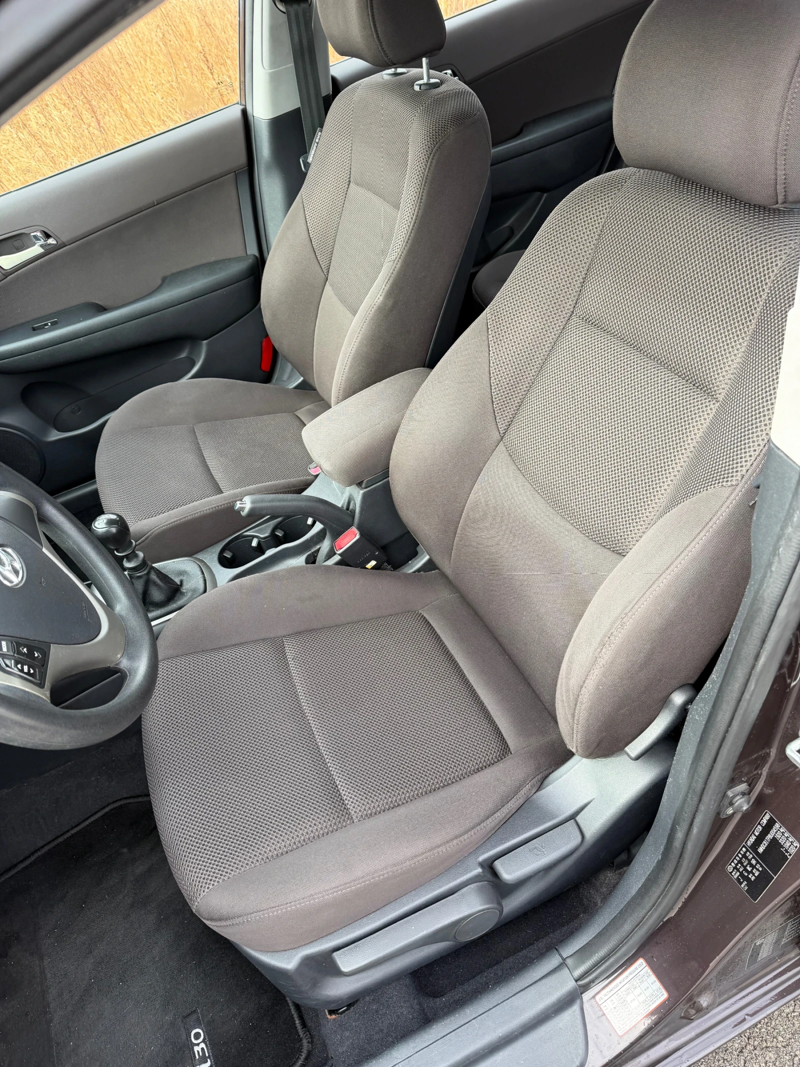 Hyundai I30 Закупен От Hyundai Bulgaria , снимка 15 - Автомобили и джипове - 56240239