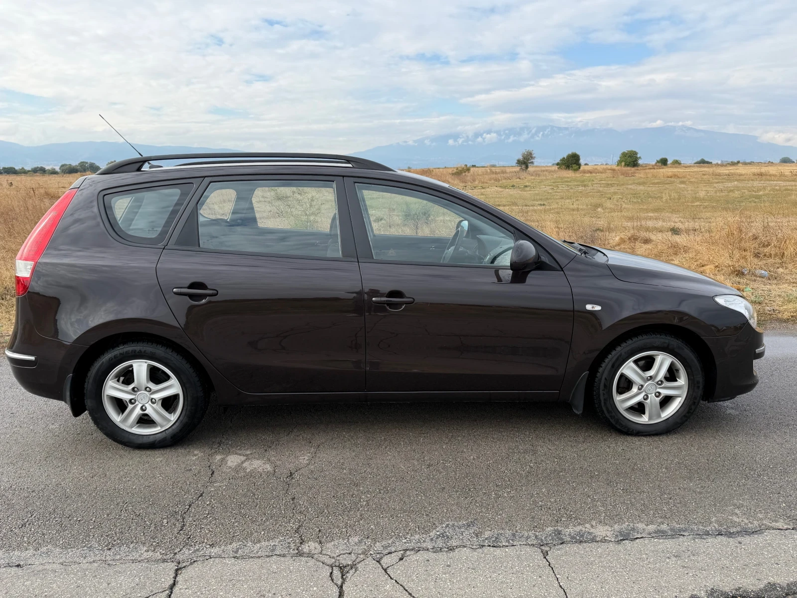 Hyundai I30 Закупен От Hyundai Bulgaria , снимка 10 - Автомобили и джипове - 56240239