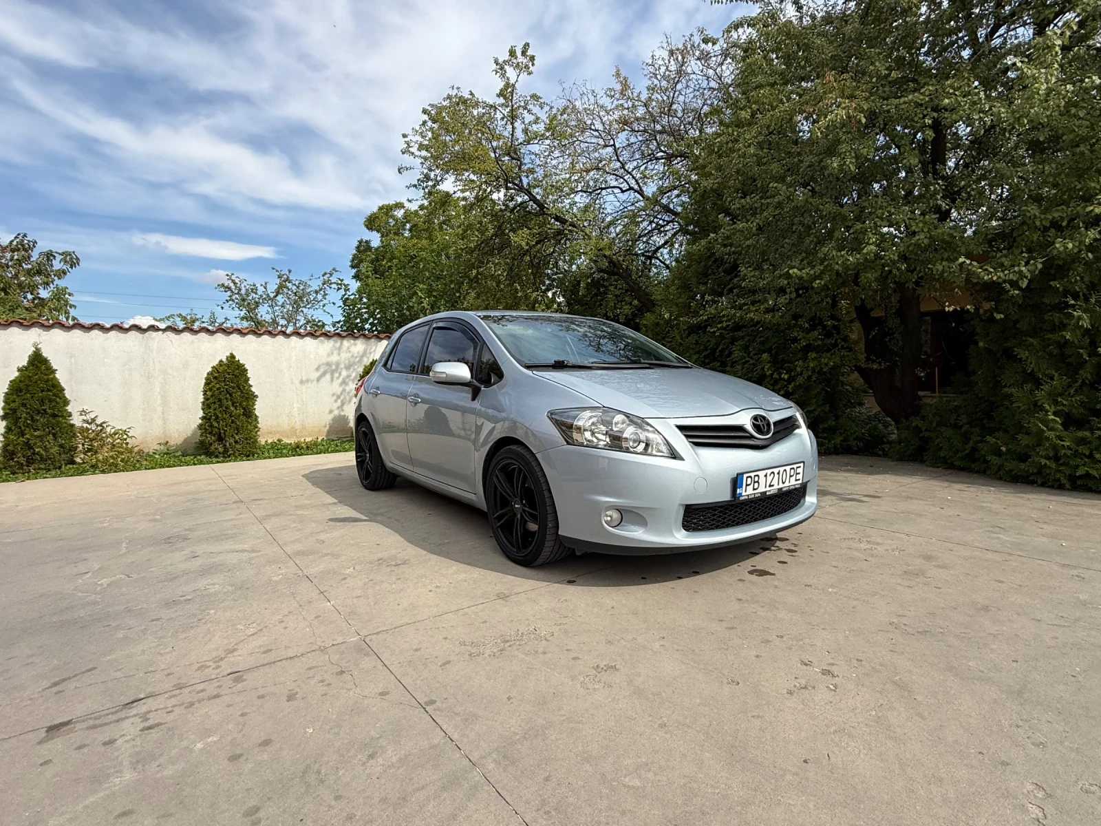 Toyota Auris 2.0 126, снимка 2 - Автомобили и джипове - 56289622