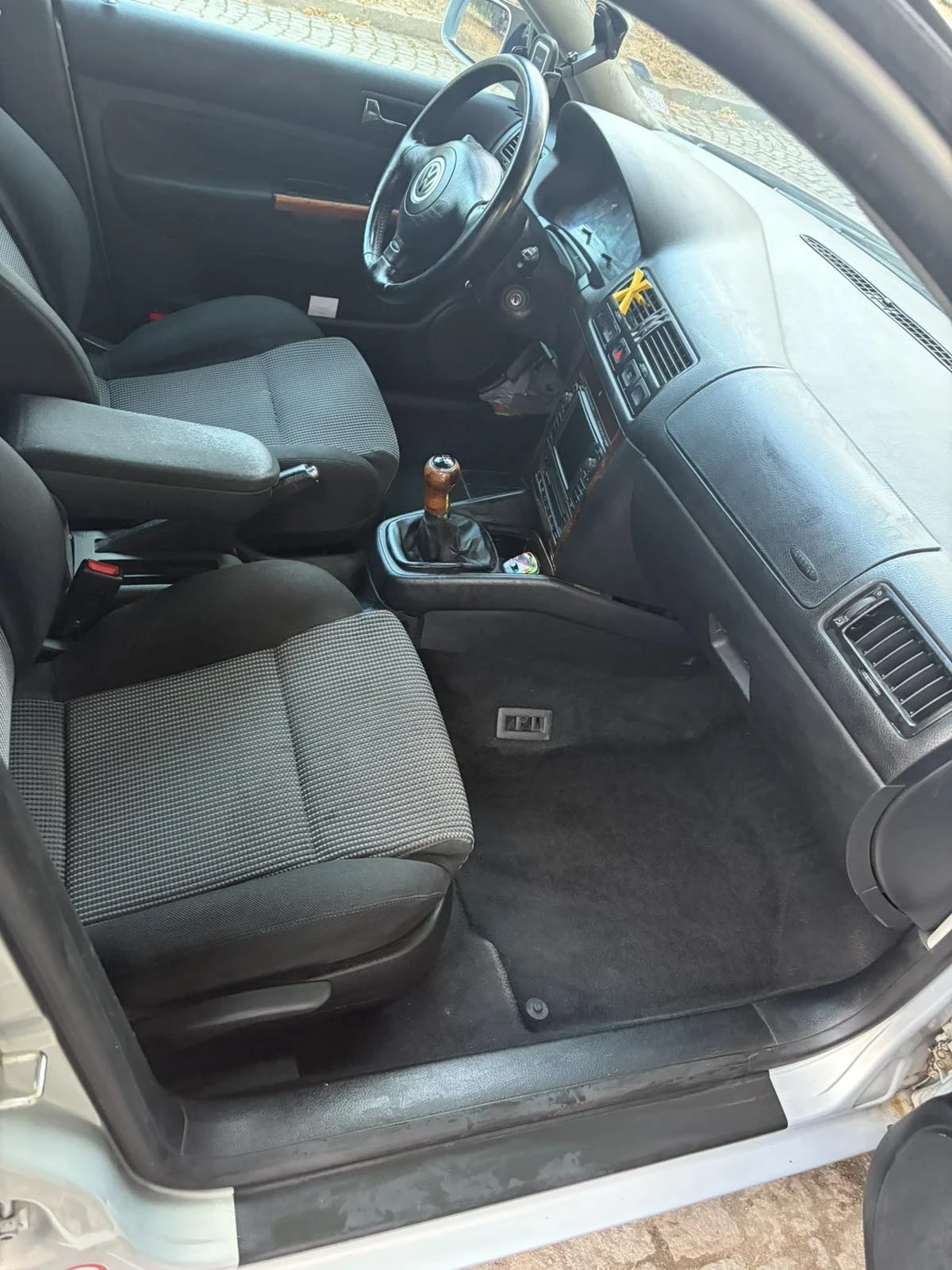 VW Bora 2.3 VR 5, снимка 6 - Автомобили и джипове - 56508713