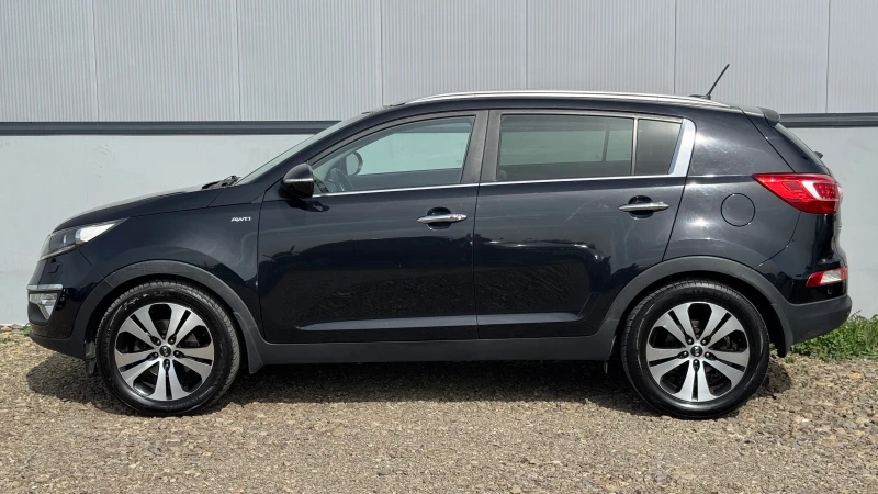 Kia Sportage 2.0 CRDi AWD &#127470;&#127481;, снимка 8 - Автомобили и джипове - 49654807