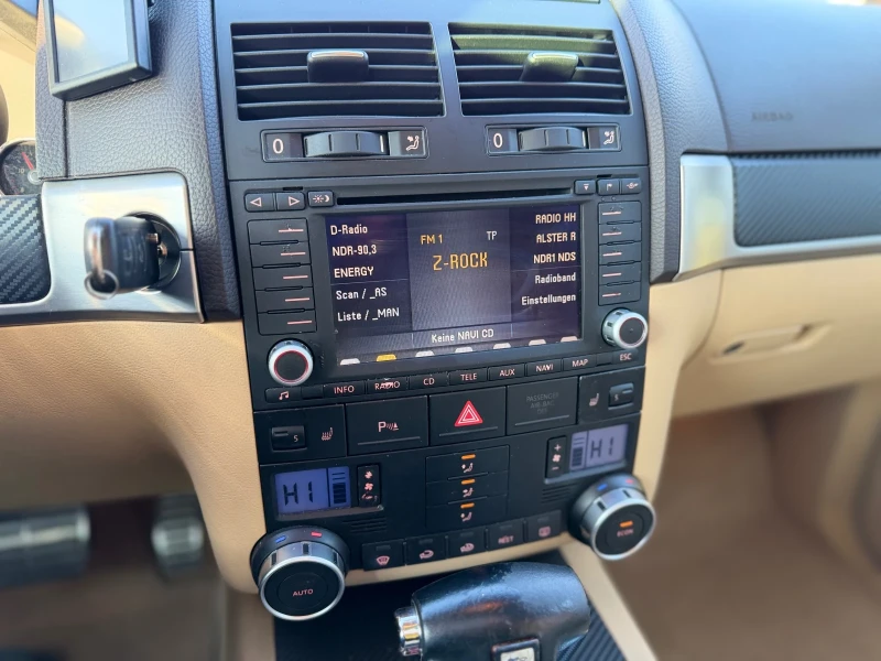 VW Touareg Volkswagen Touareg 4.2 V8, снимка 12 - Автомобили и джипове - 52858105