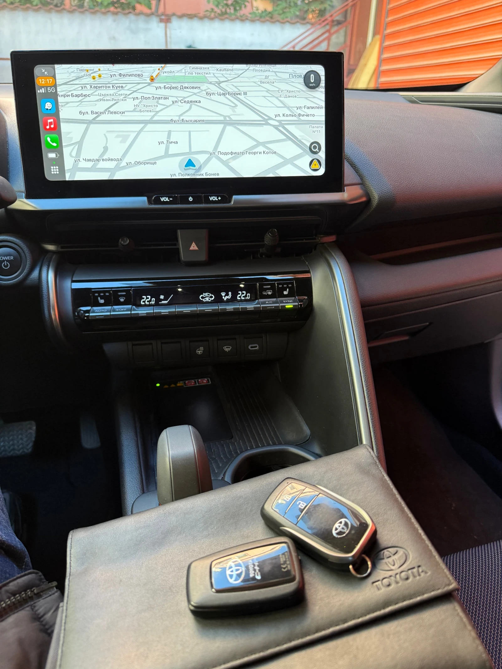 Toyota C-HR  Hybrid* Lounge* CAM* CarPlay* Full LED*   | Mobile.bg   15