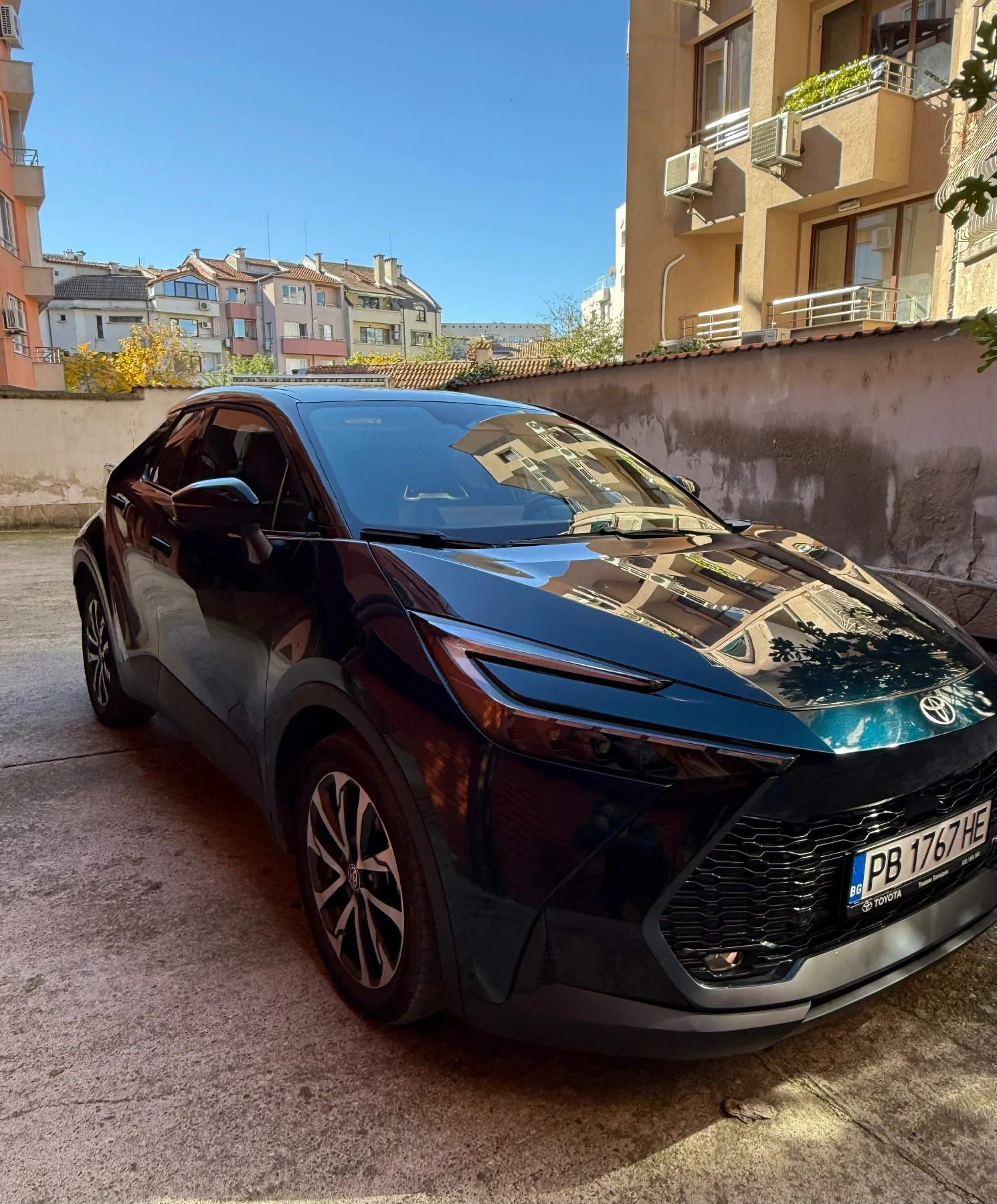 Toyota C-HR  Hybrid* Lounge* CAM* CarPlay* Full LED* Гаранция  - изображение 5