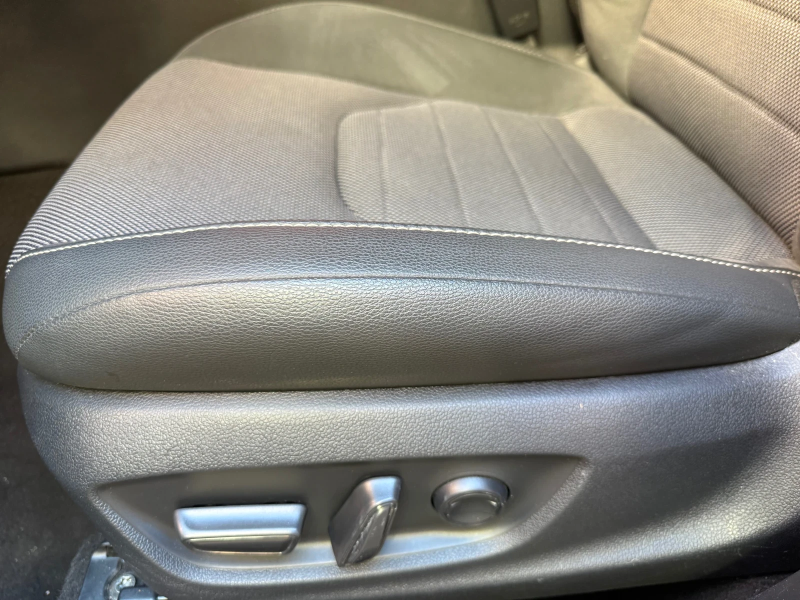 Toyota C-HR  Hybrid* Lounge* CAM* CarPlay* Full LED*   | Mobile.bg   11