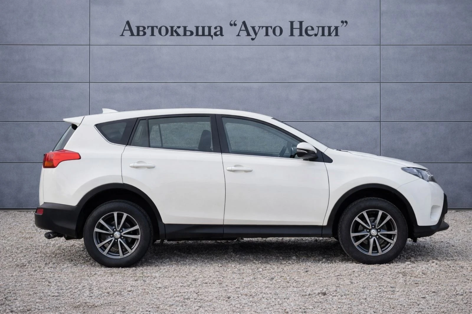 Toyota Rav4 2.0 D-4D 124k.c - изображение 6
