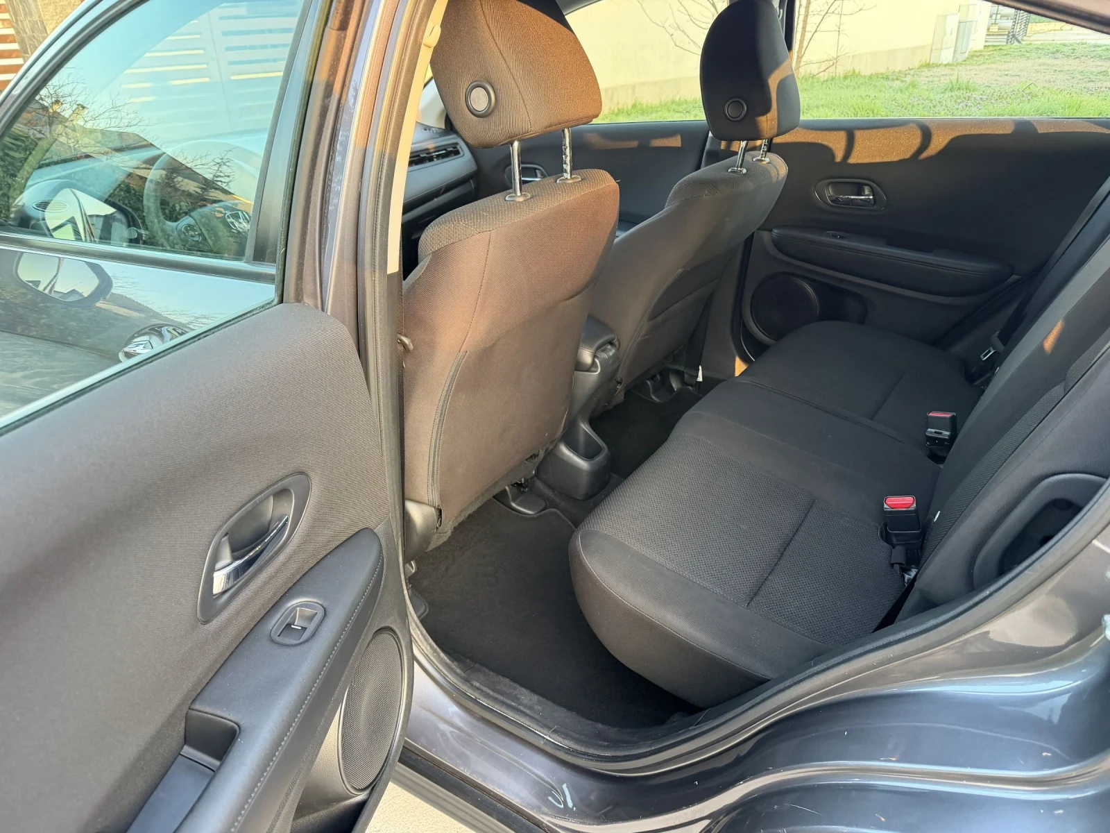 Honda Hr-v 1.5 i-VTEC  Comfort, снимка 13 - Автомобили и джипове - 53779349