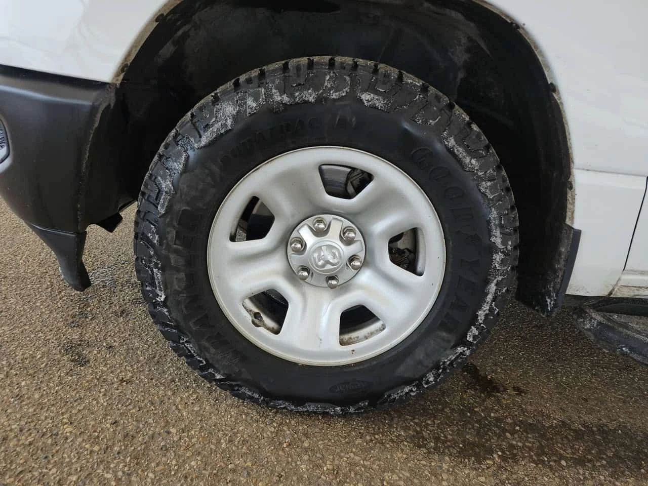 Dodge RAM 1500 Tradesman 4x4 Crew Cab | Подгреви | Carfax, снимка 6 - Автомобили и джипове - 53796737