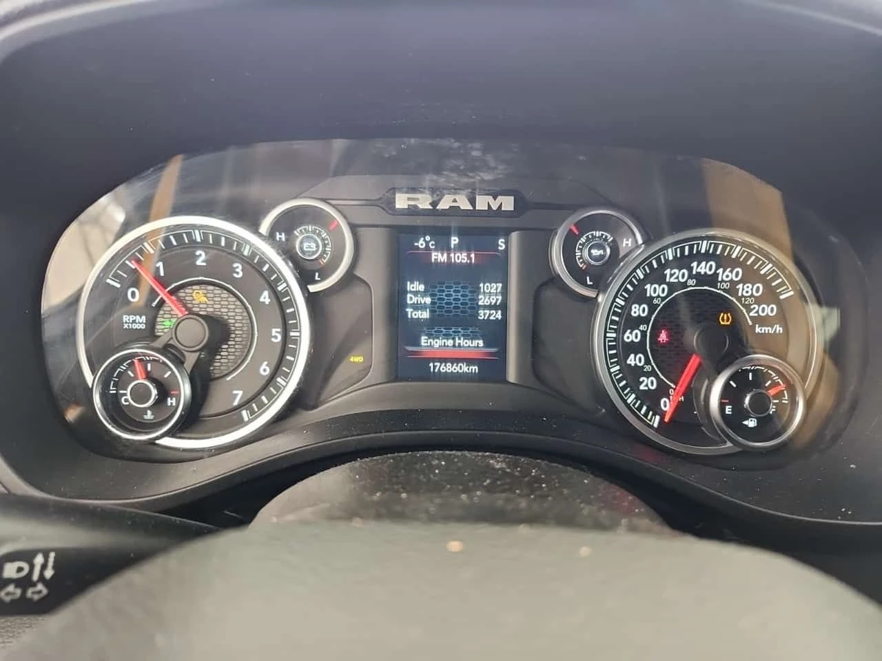 Dodge RAM 1500 Tradesman 4x4 Crew Cab | Подгреви | Carfax, снимка 9 - Автомобили и джипове - 53796737