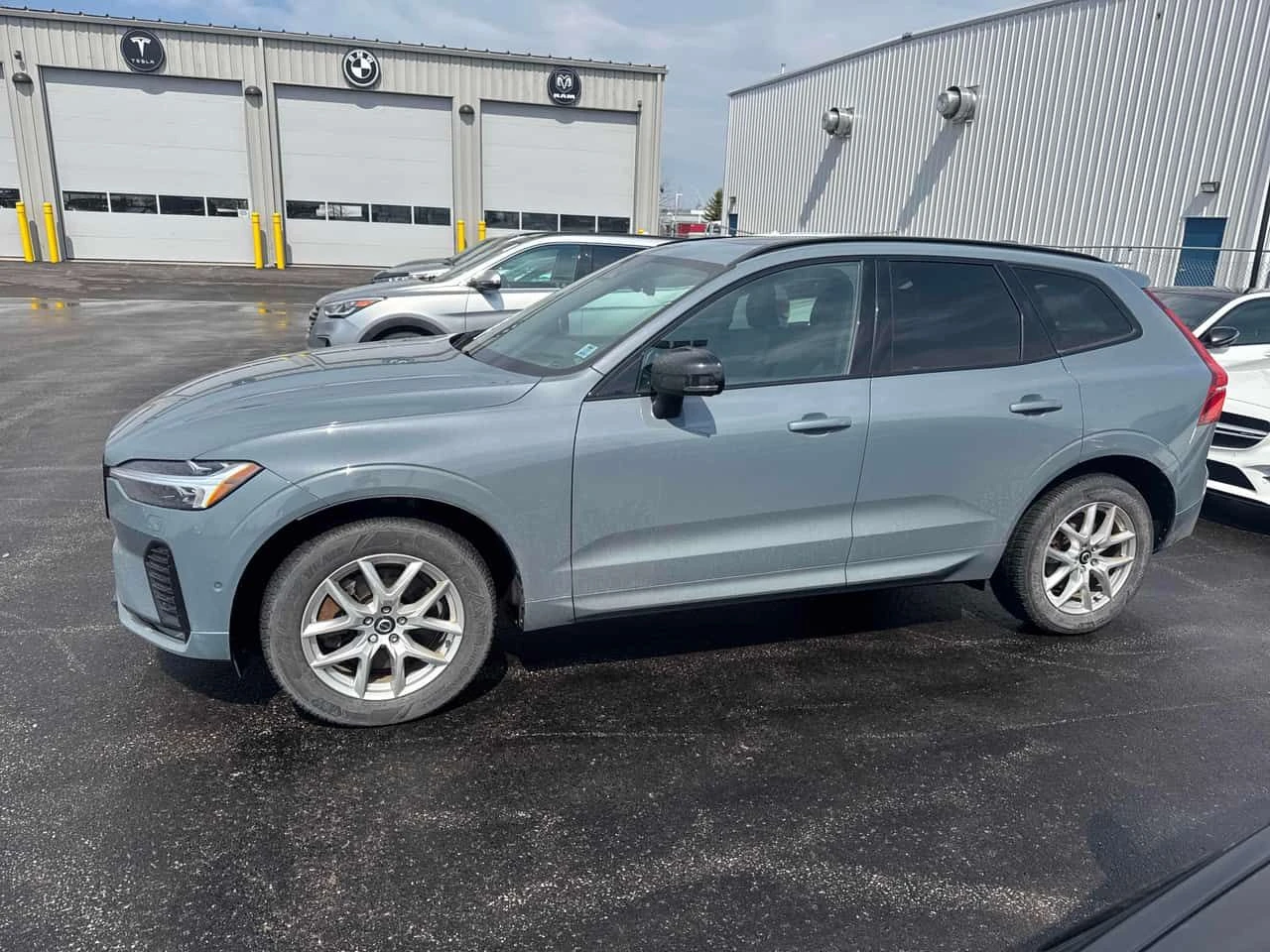 Volvo XC60  R Design / DISTRONIC / 360 / КЛИП НА МОТОРА , снимка 2 - Автомобили и джипове - 54156312