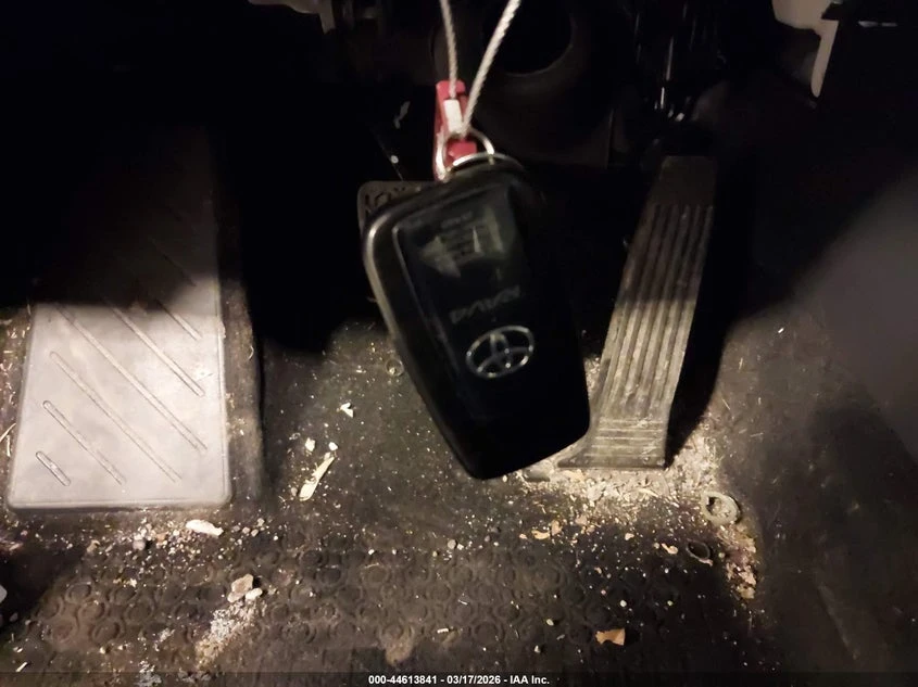 Toyota Rav4 2.5l Hybrid Xle, снимка 11 - Автомобили и джипове - 54307570