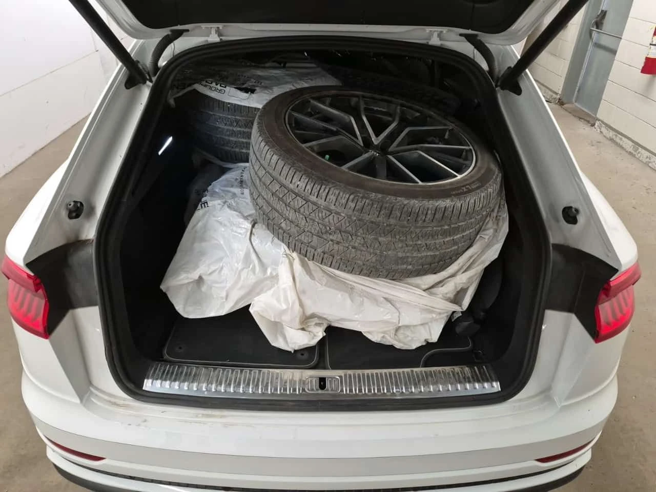 Audi Q8 * PROGRESSIV * ��������� * 360 * ��������� * ����  | Mobile.bg � ����������� 14