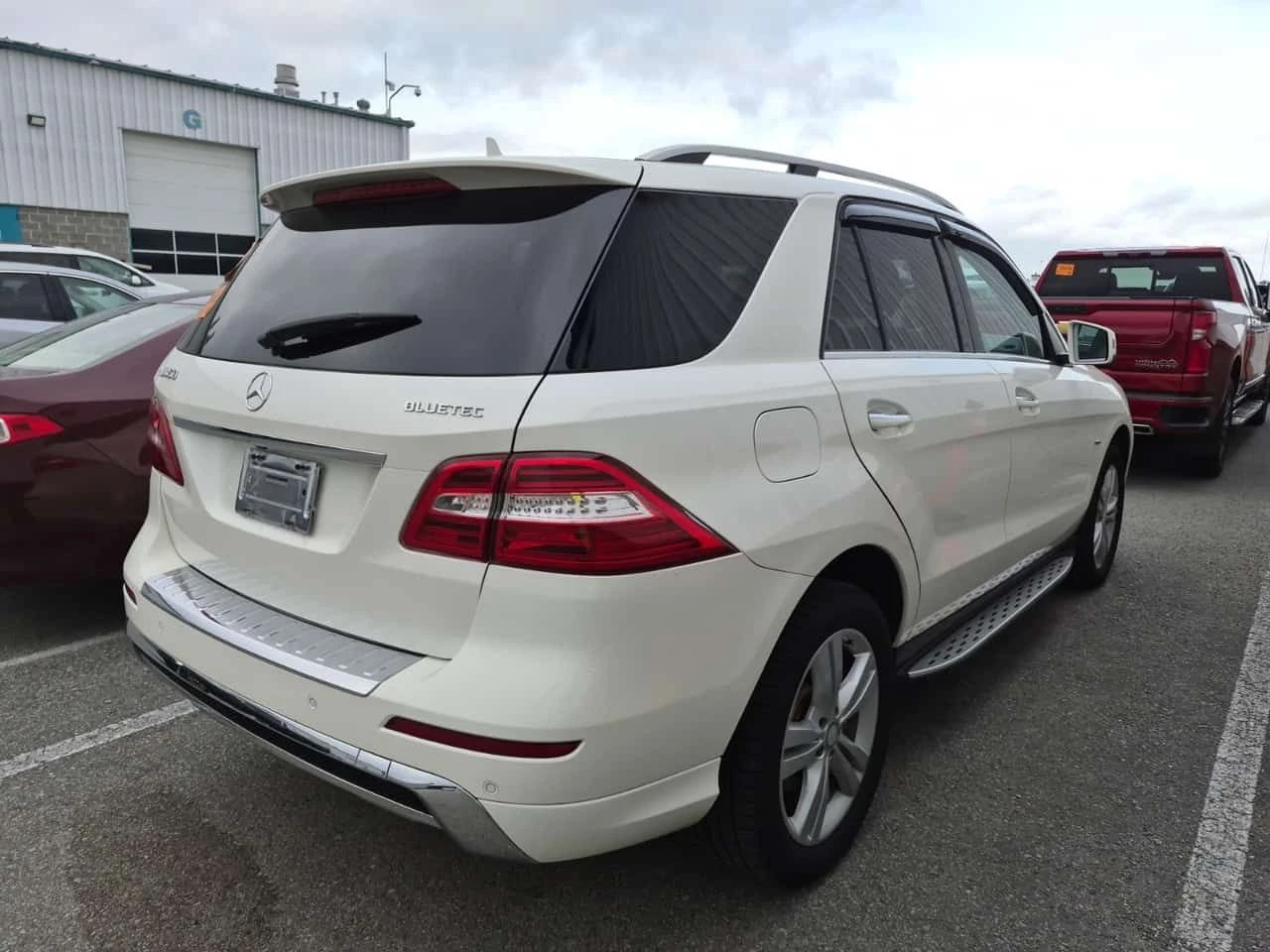 Mercedes-Benz ML 350  BLUETEC | DISTRONIC | MEMORY | PANO | ДВА КЛЮЧА , снимка 3 - Автомобили и джипове - 54631037
