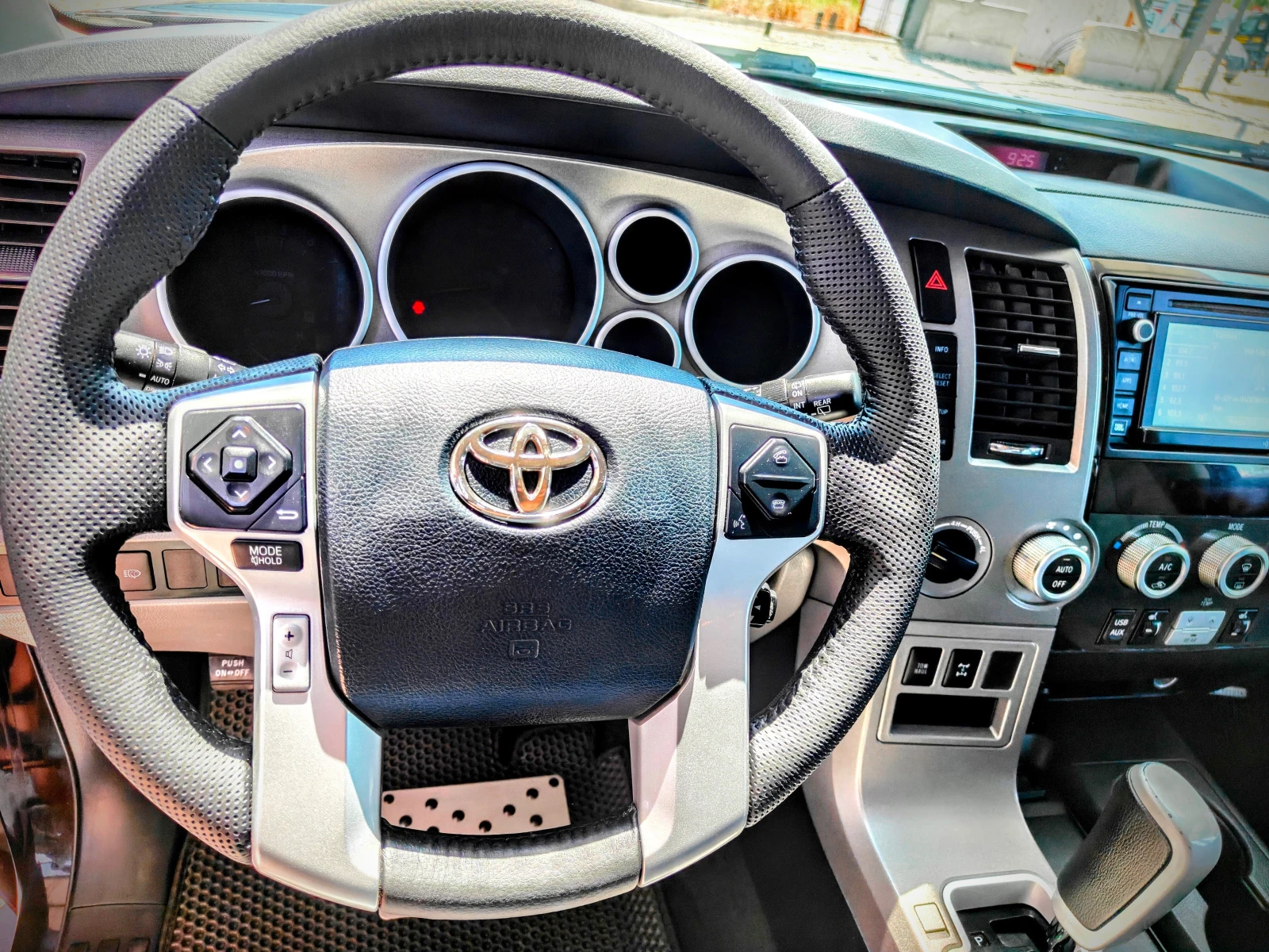 Toyota Sequoia 5.7 AWD Limited, снимка 8 - Автомобили и джипове - 55340908