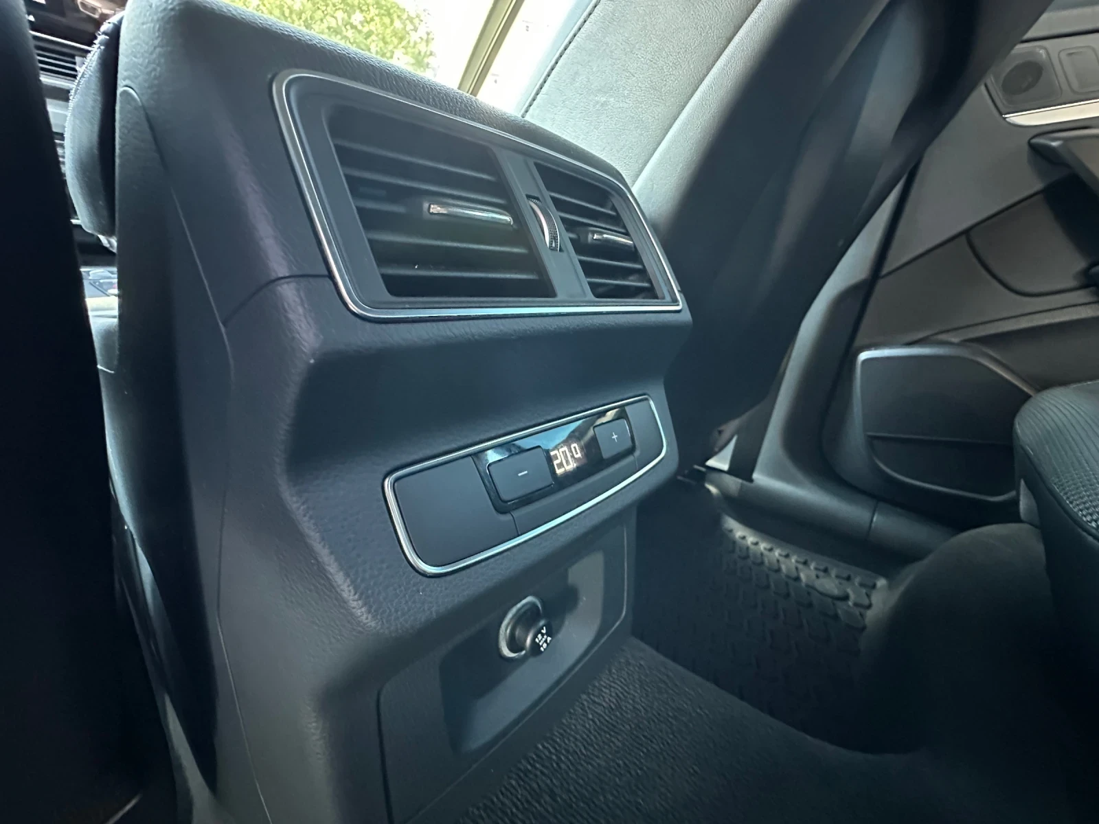 Audi Q5 2.0TDI QUATTRO DIGITAL COCKPIT, снимка 13 - Автомобили и джипове - 55618852