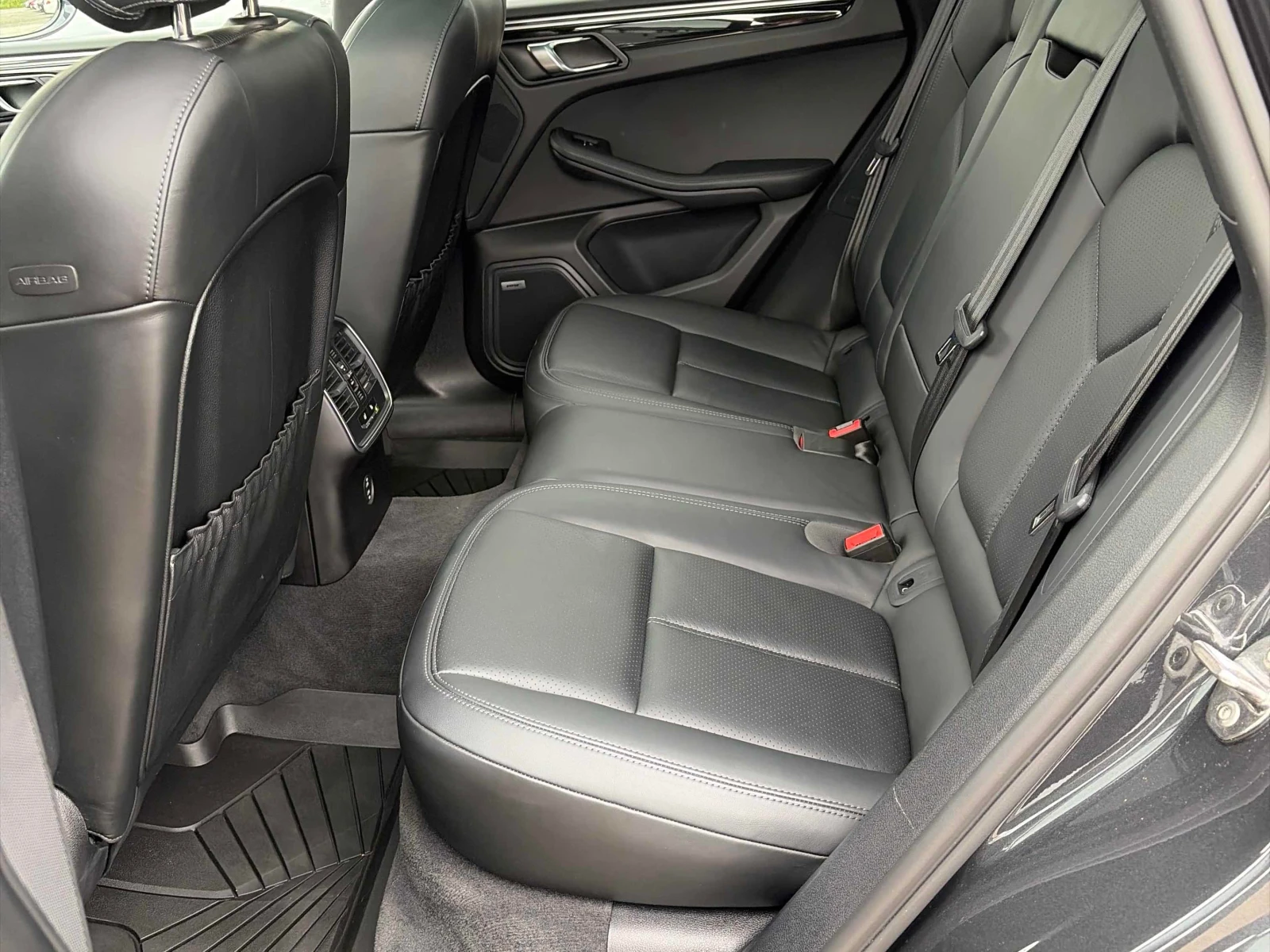 Porsche Macan * S * CARFAX * ОПЦИЯ ЗА ФИНАНСИРАНЕ, снимка 11 - Автомобили и джипове - 56114178