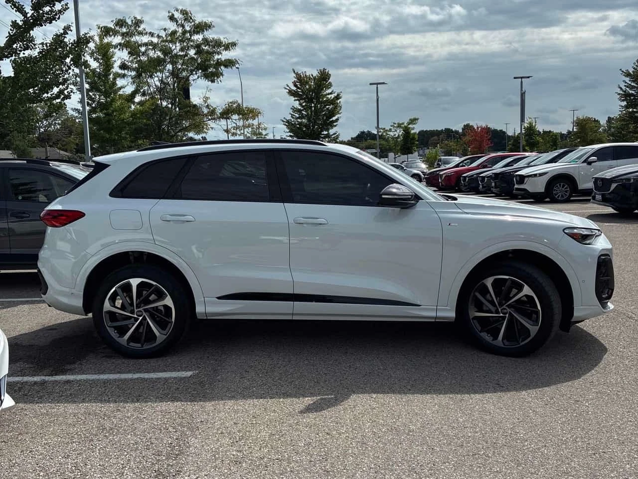 Audi Q5 * Technik * CARFAX * БЕЗ ПЪРВОНАЧАЛНА ВНОСКА, снимка 3 - Автомобили и джипове - 56320759