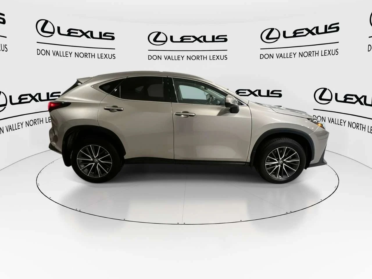 Lexus NX, снимка 9 - Автомобили и джипове - 56714919