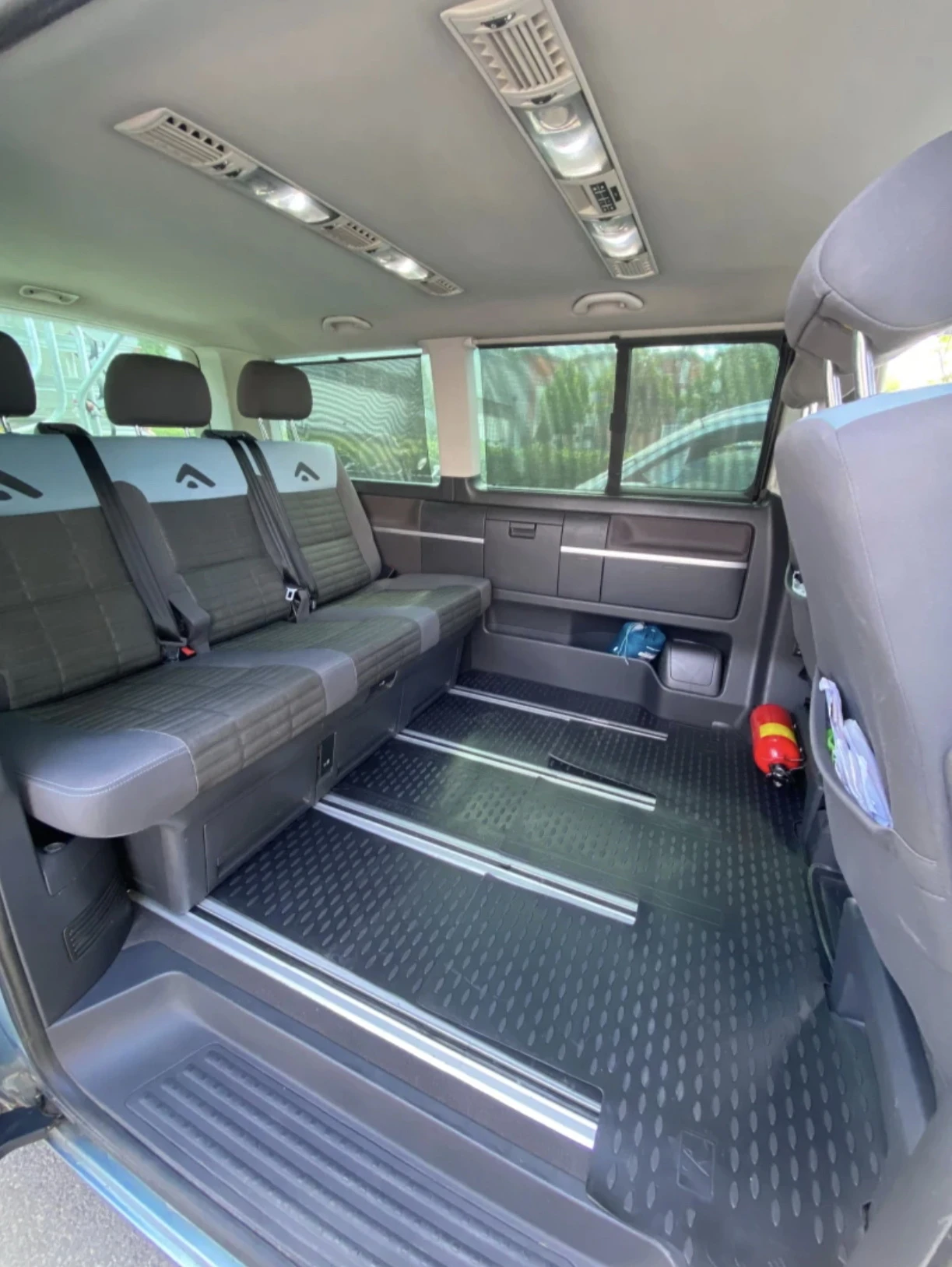 VW Multivan, снимка 6 - Бусове и автобуси - 54411768