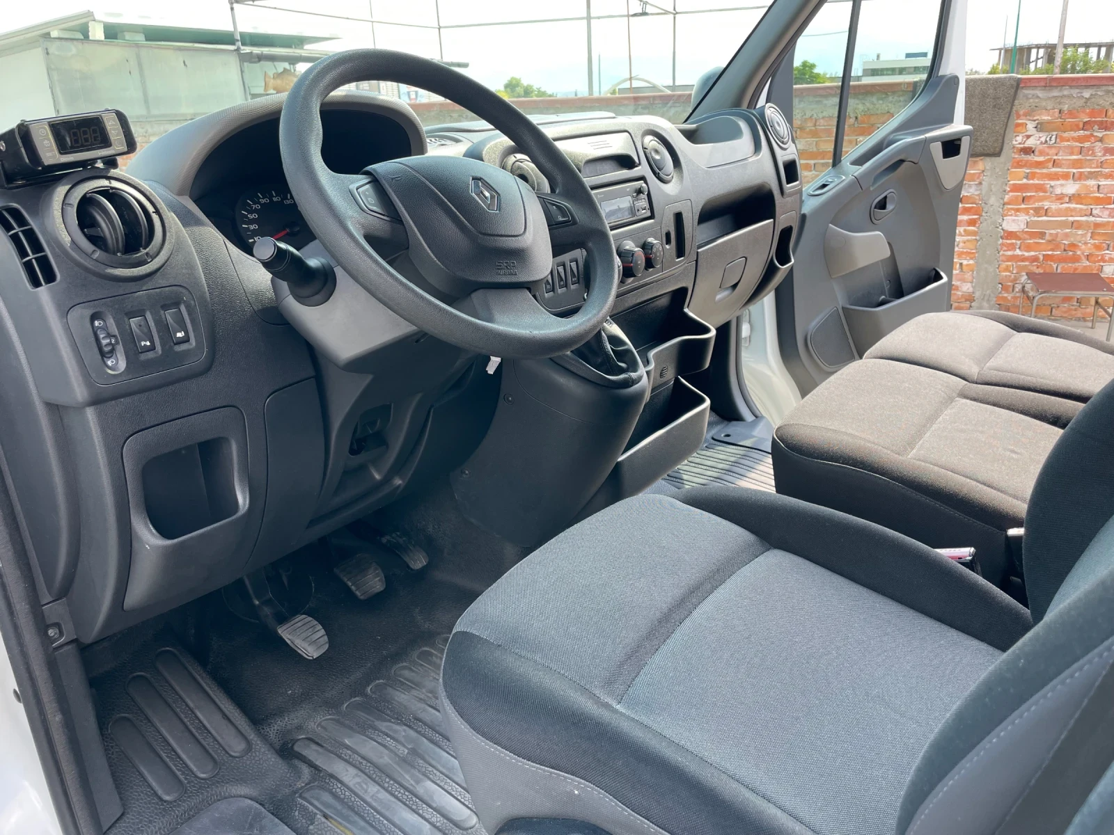 Renault Master 2.3dci//ХЛАДИЛЕН//220V//КЛИМА, снимка 13 - Бусове и автобуси - 55543899