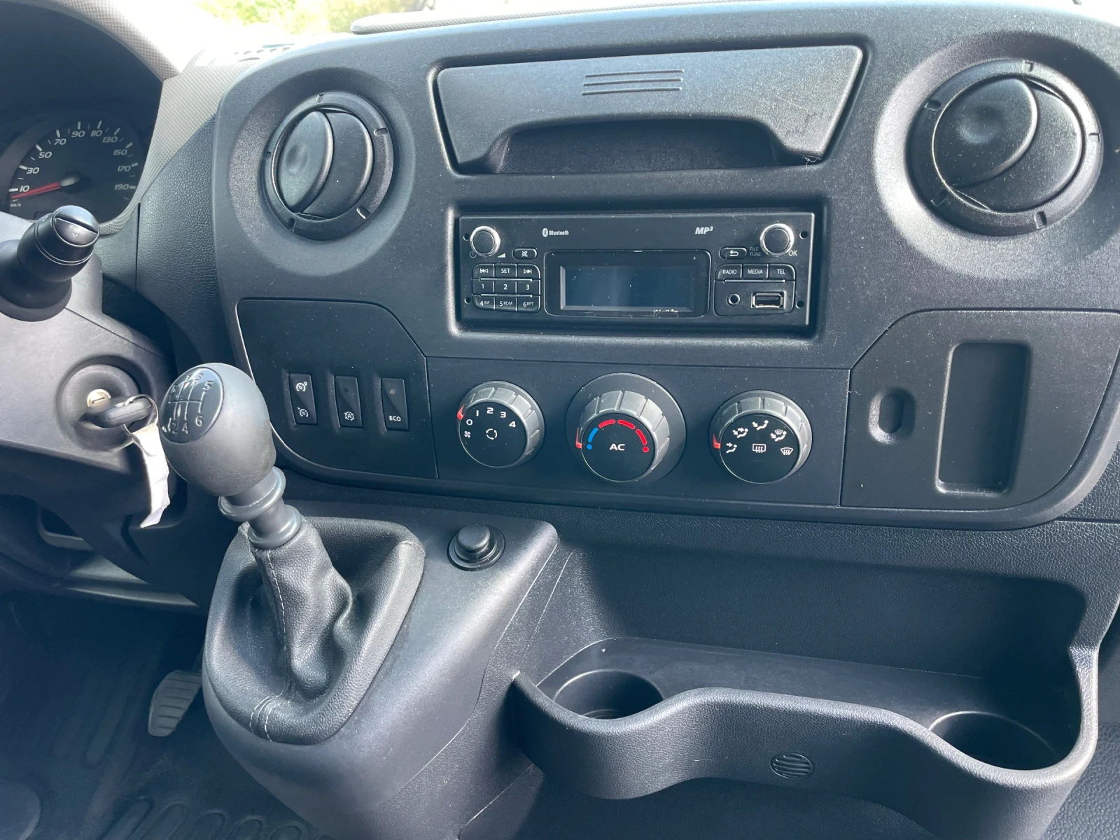 Renault Master 2.3dci//ХЛАДИЛЕН//220V//КЛИМА, снимка 12 - Бусове и автобуси - 55543899