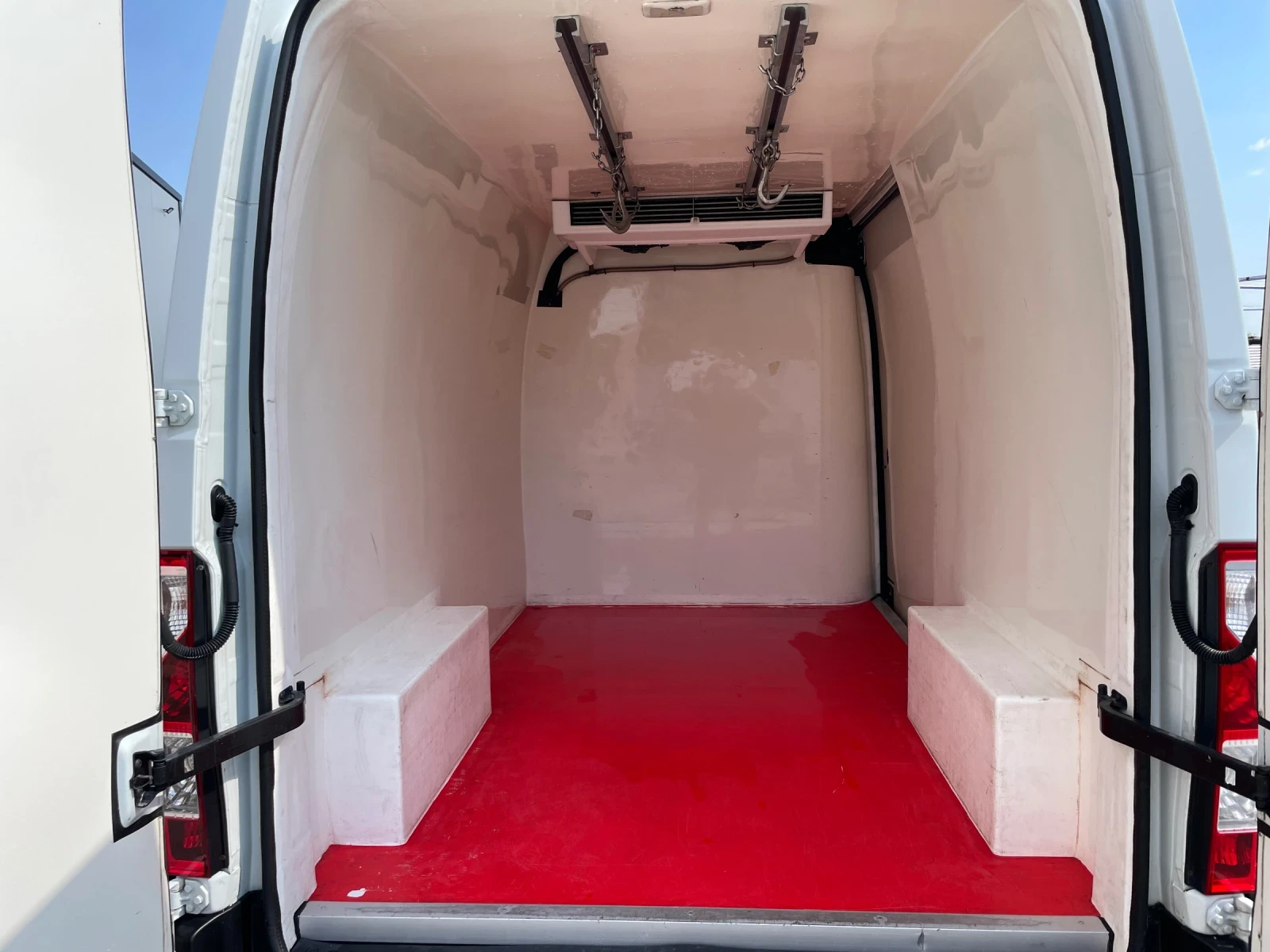 Renault Master 2.3dci//ХЛАДИЛЕН//220V//КЛИМА, снимка 8 - Бусове и автобуси - 55543899