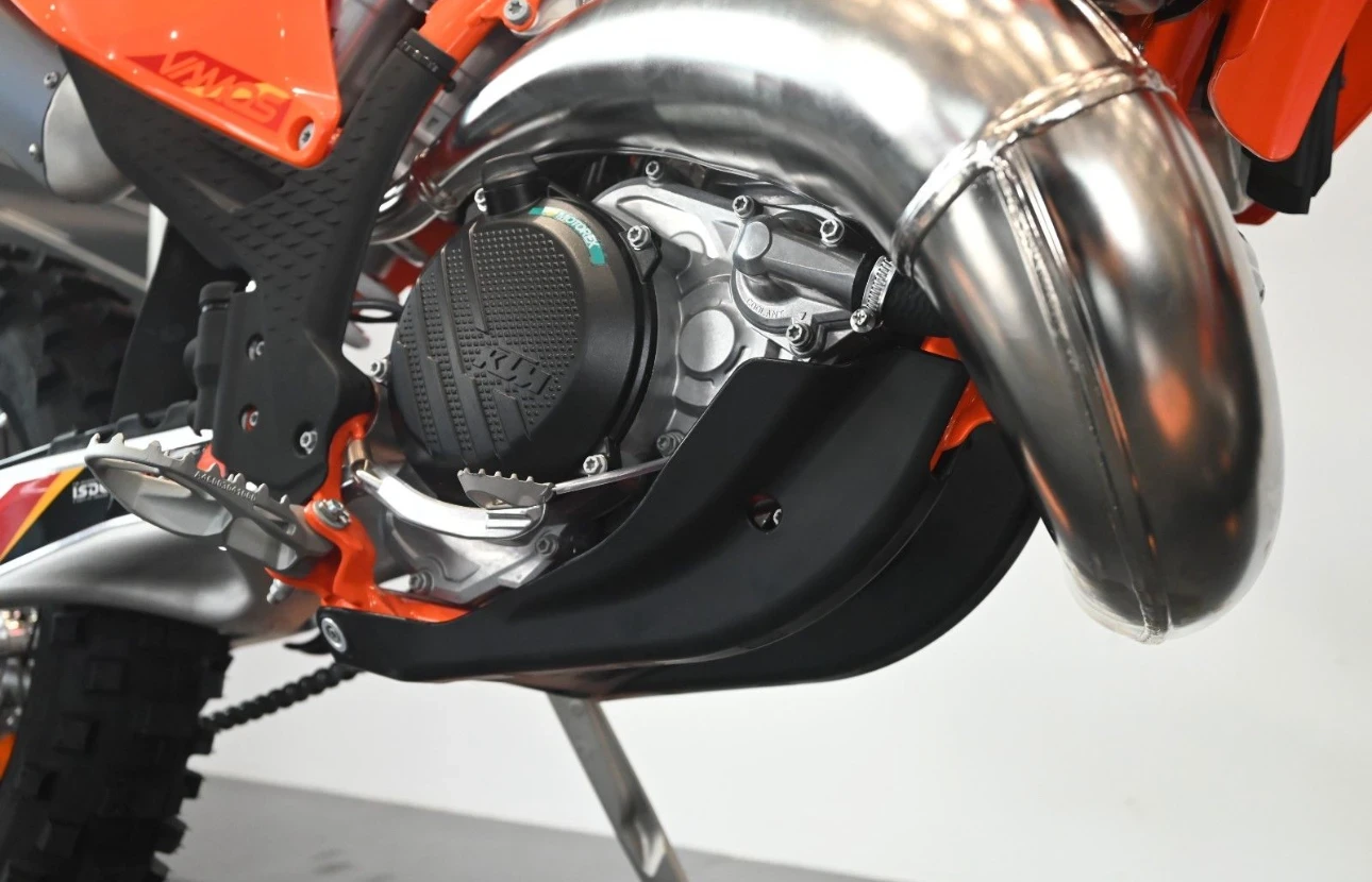 Ktm EXC 300 TBI SIXDAYS 2025 - изображение 8