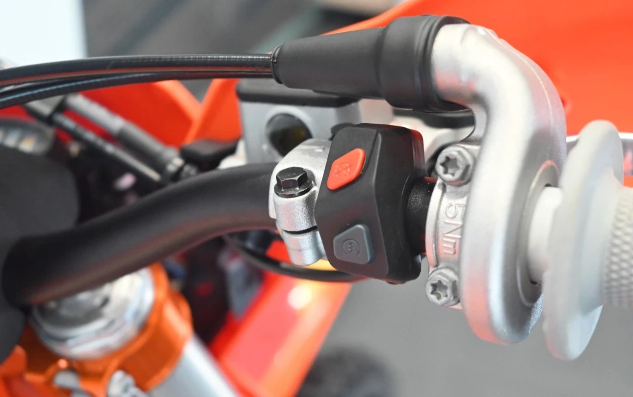 Ktm EXC 300 TBI SIXDAYS 2025 - изображение 5