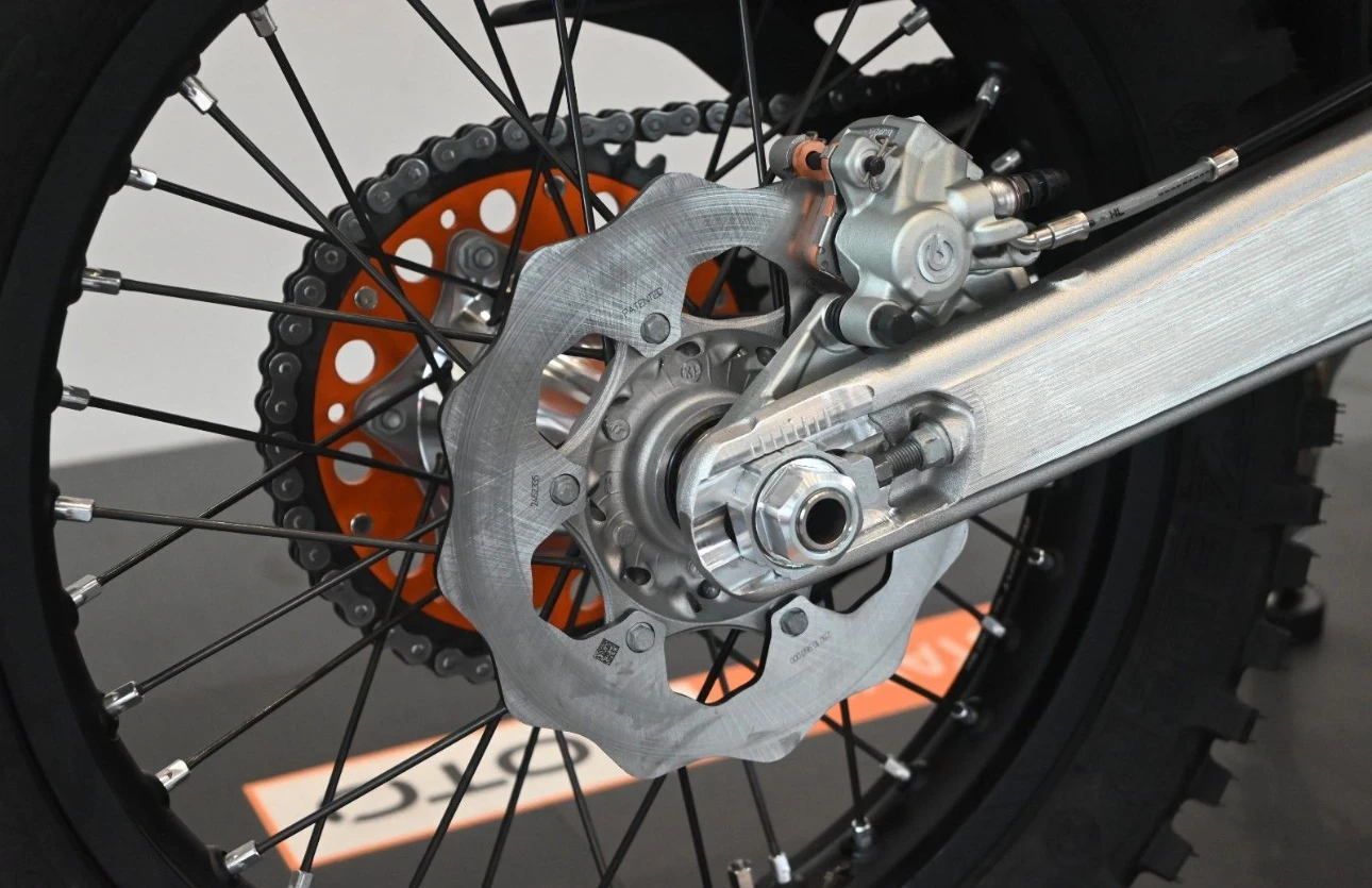 Ktm EXC 300 TBI SIXDAYS 2025 - изображение 9