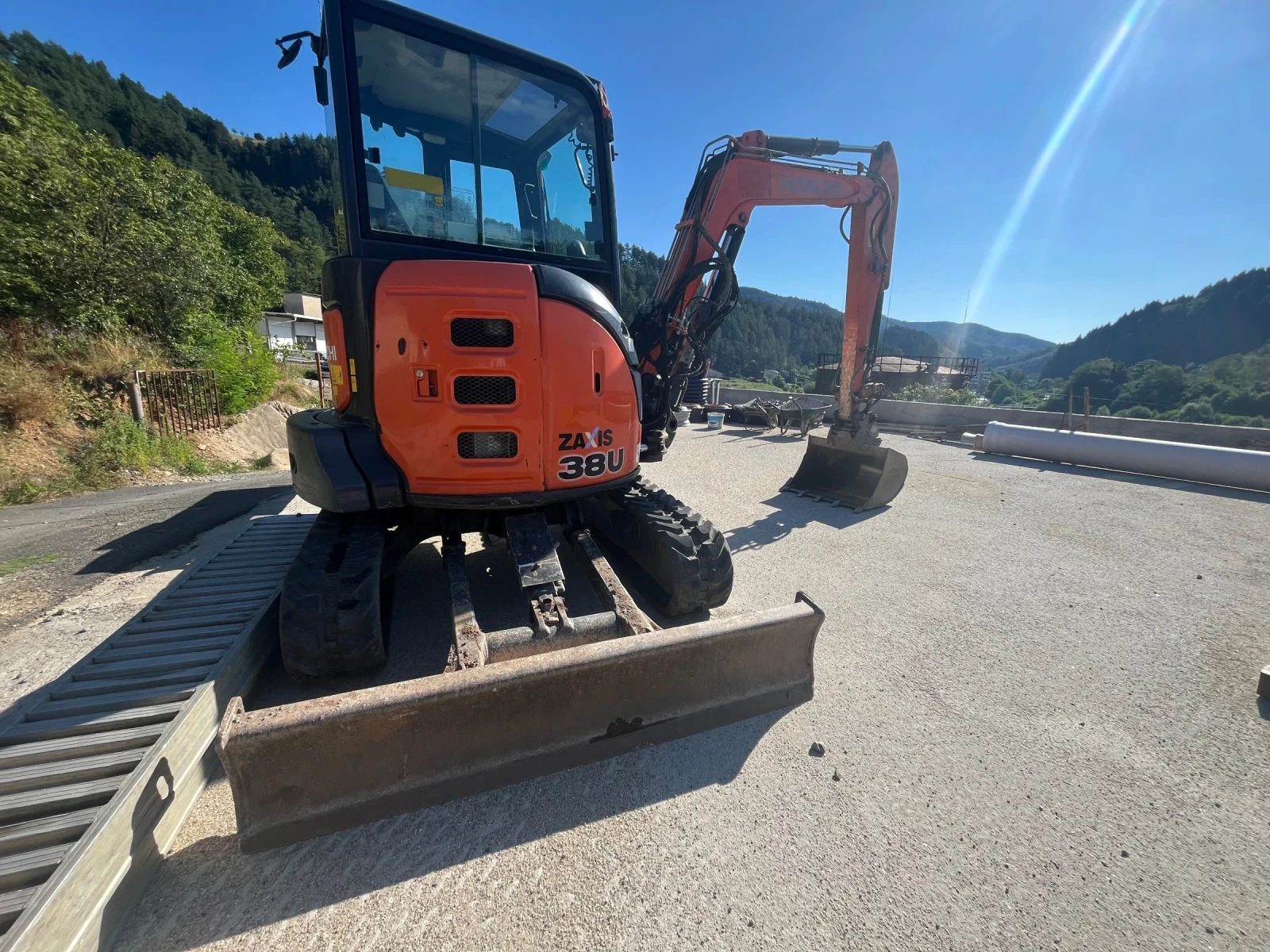 Багер Hitachi Zx38u-5a , снимка 4 - Индустриална техника - 55159529