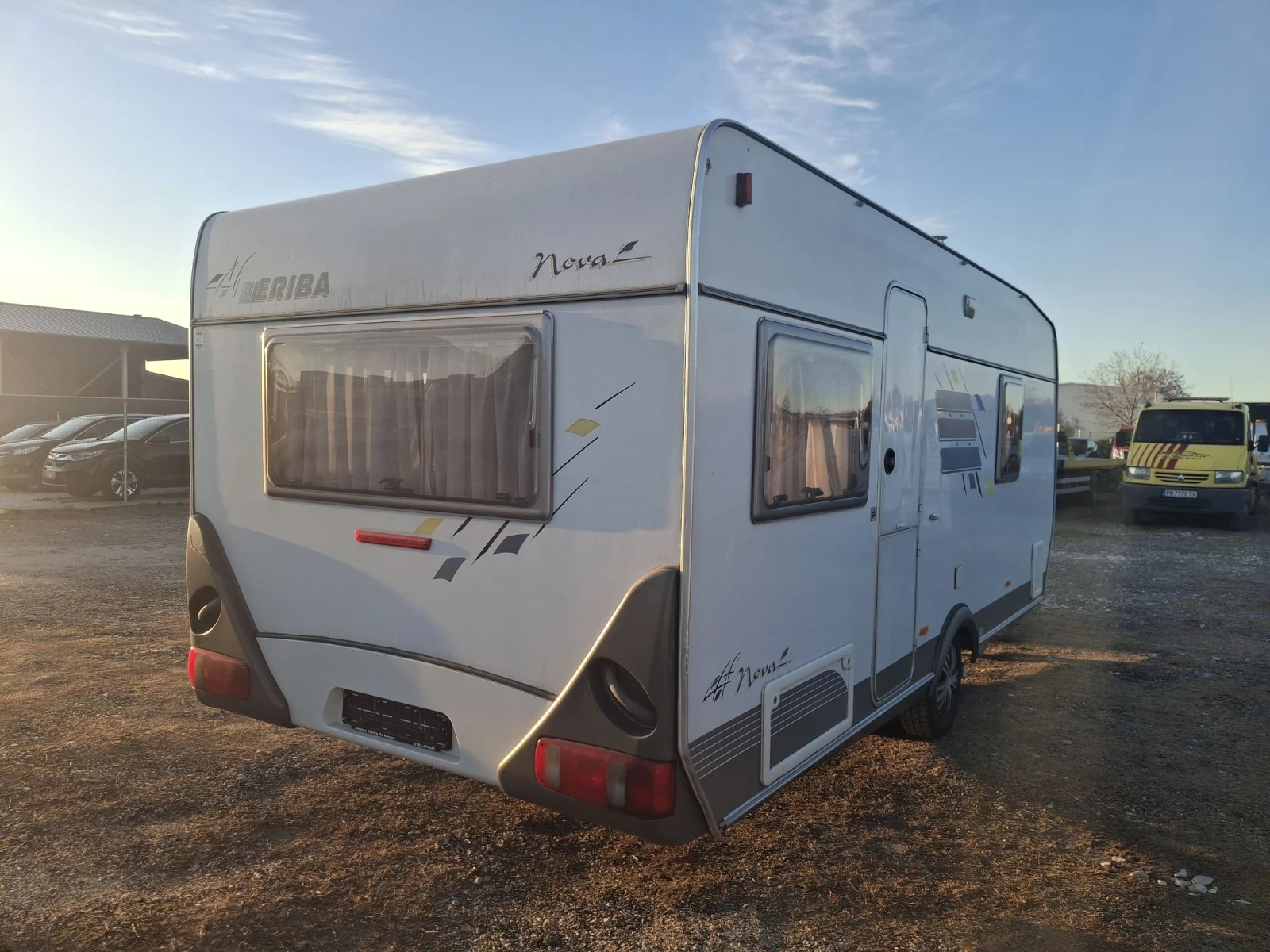 Каравана Други Eriba, снимка 5 - Каравани и кемпери - 53787761