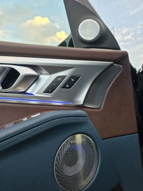 BMW XM  гаранционен хибрид бензин full екстри за модела, снимка 13