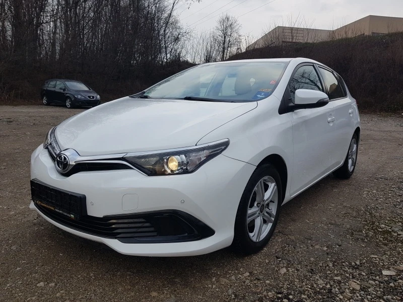 Toyota Auris 1.4 D-4D, снимка 17 - Автомобили и джипове - 44783396